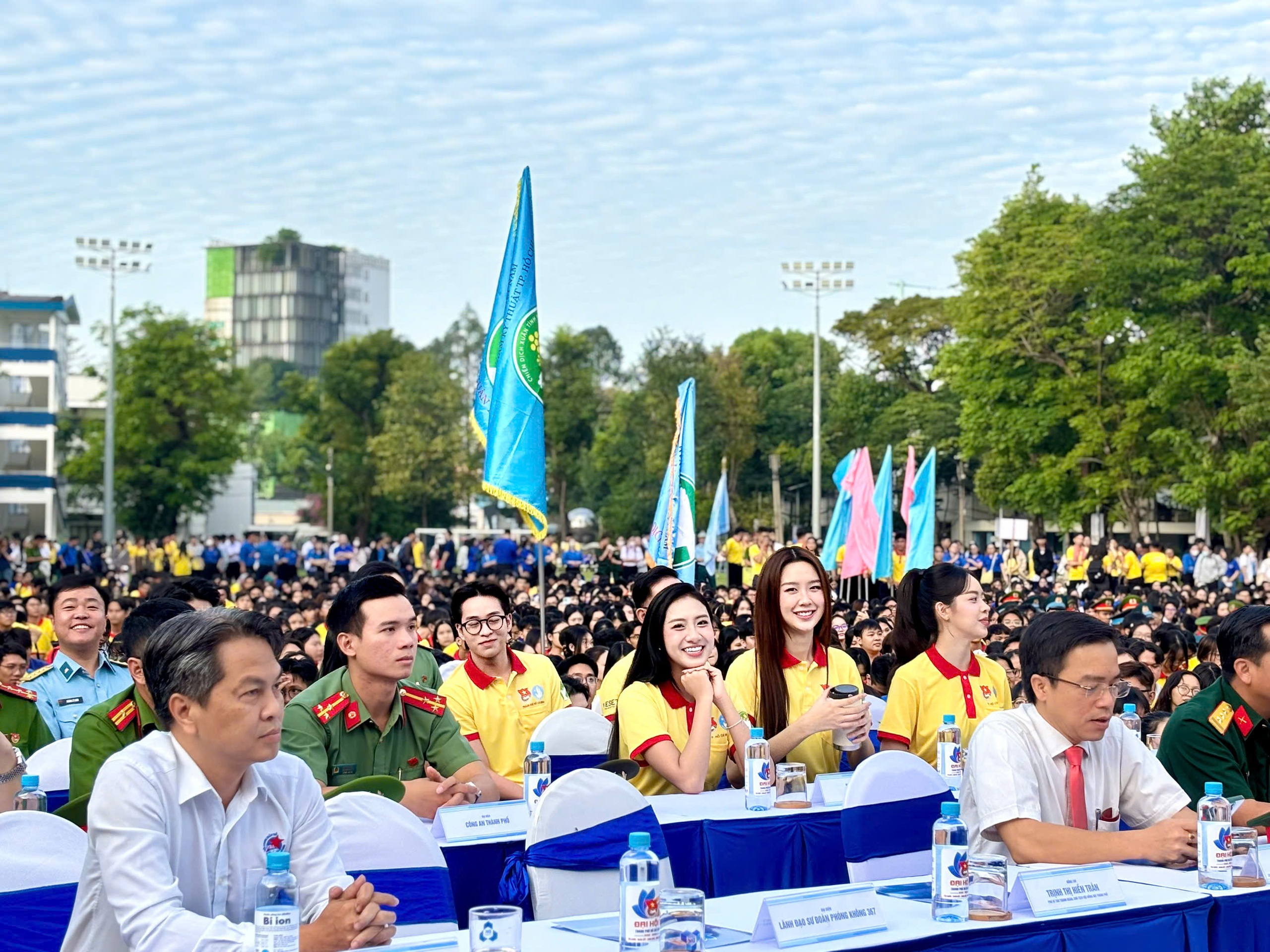 VIDEO: 500 lá cờ Tổ quốc "tiếp lửa" Xuân tình nguyện 2026 - Ảnh 5.