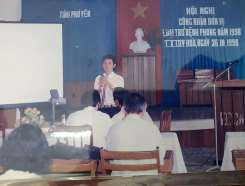 B&aacute;c sĩ tuy&ecirc;n chiến với da liễu - Ảnh 1.