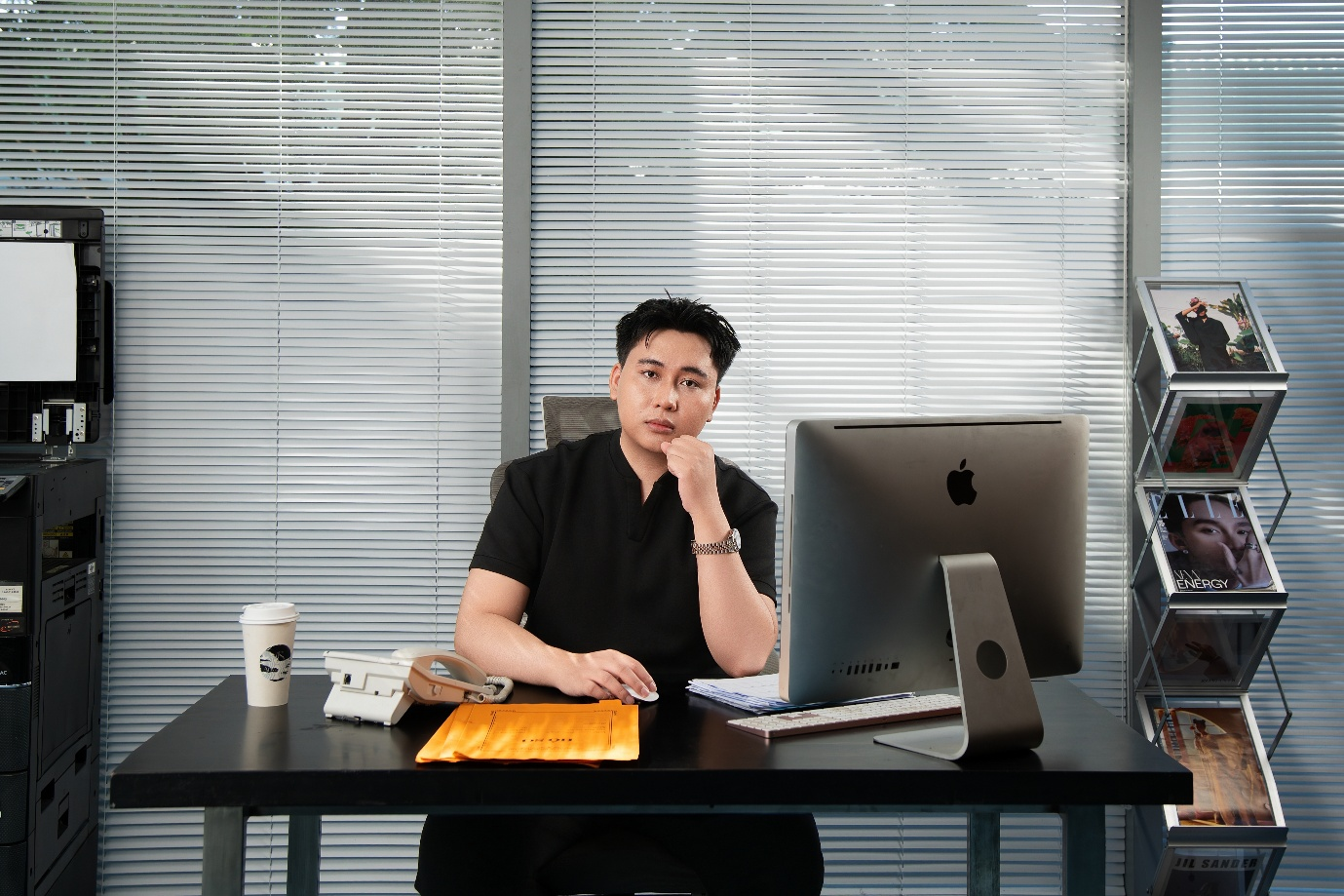 H&agrave;nh tr&igrave;nh trở th&agrave;nh gi&aacute;m đốc c&ocirc;ng ty truyền th&ocirc;ng của ch&agrave;ng trai 22 tuổi - Ảnh 1.