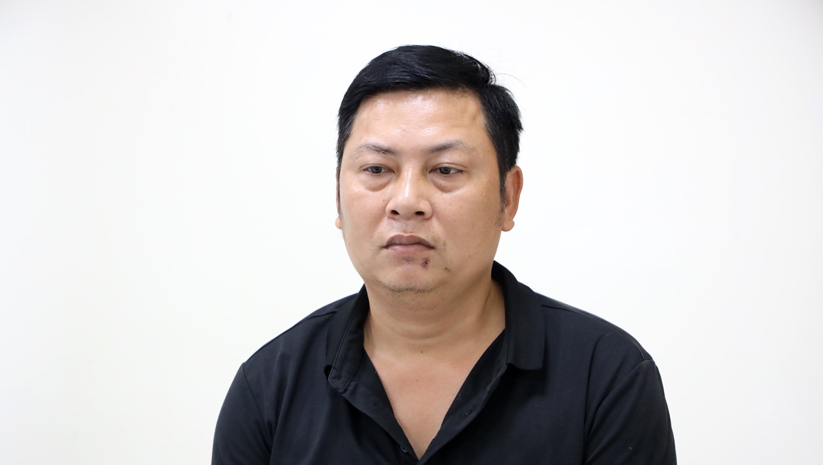 "Tr&ugrave;m" bu&ocirc;n lậu ở T&acirc;y Ninh ra đầu th&uacute; sau gần 1 năm trốn truy n&atilde; tại TPHCM - Ảnh 1.