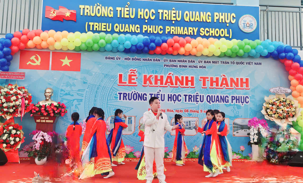 Cậu bé 12 tuổi “đánh thức” Trống Cơm bằng tình yêu văn hóa Việt - Ảnh 4.