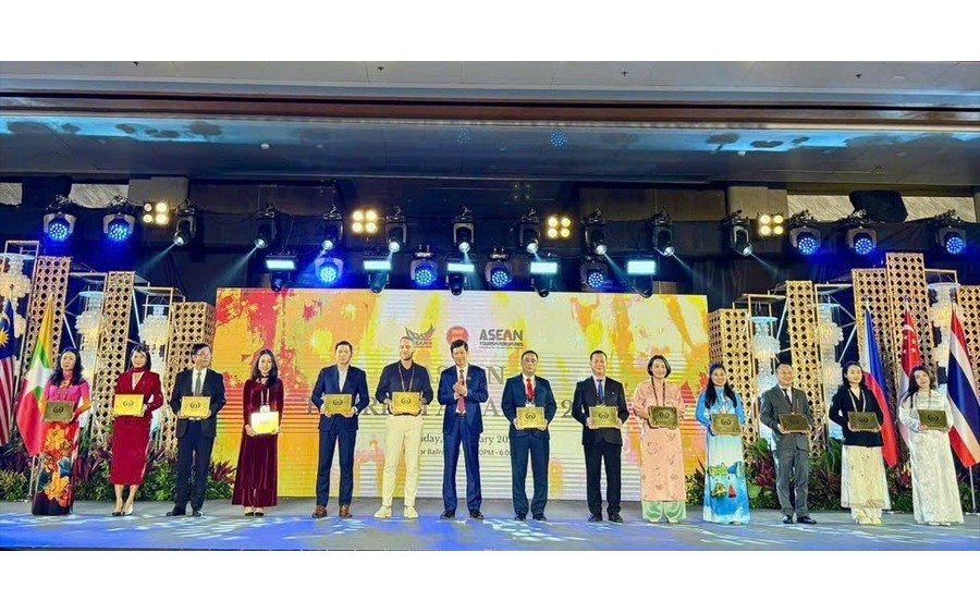Quy Nhơn lần thứ ba nhận Giải thưởng “Đô thị du lịch sạch ASEAN”