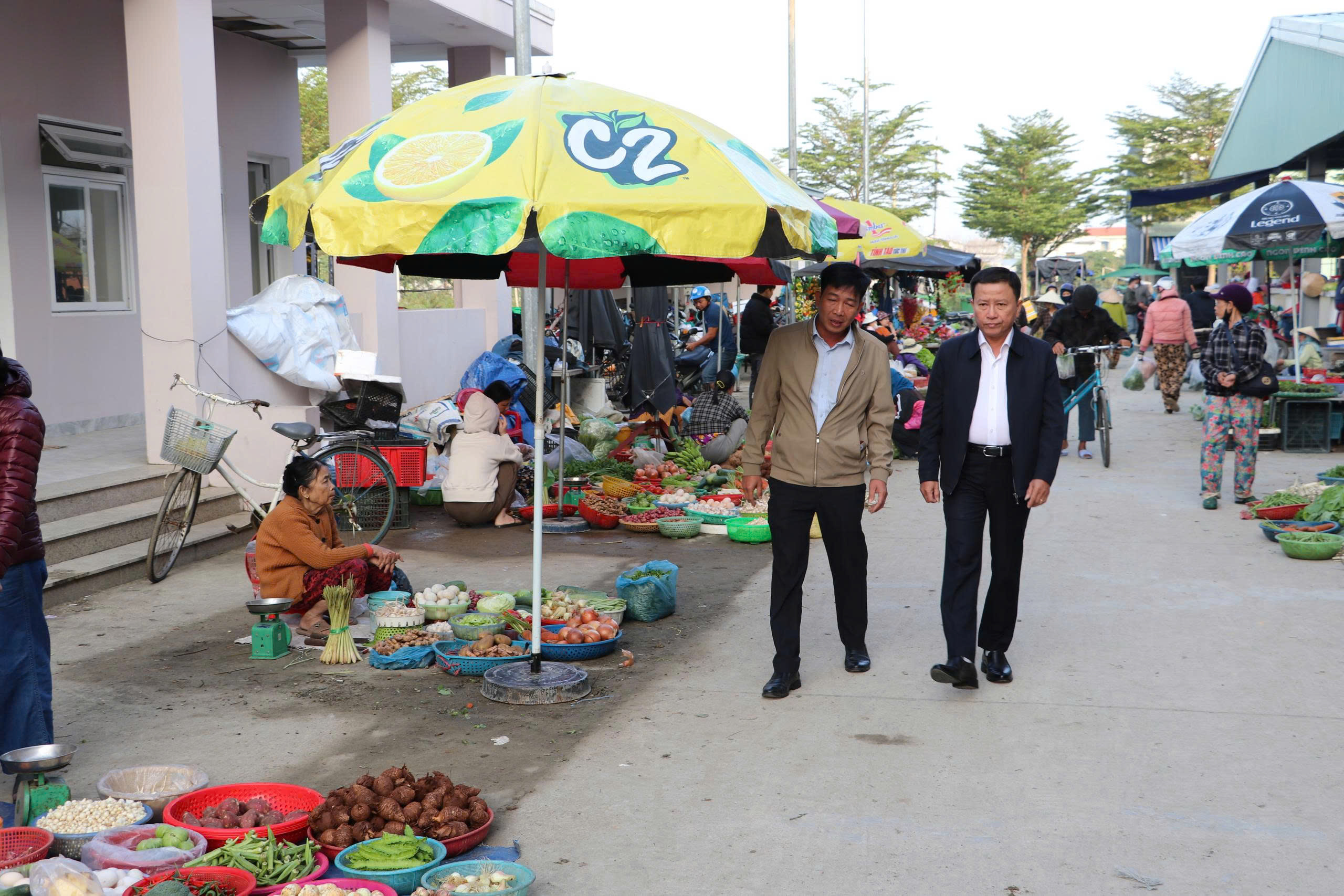 Chợ Chi&ecirc;n Đ&agrave;n ở Đ&agrave; Nẵng ch&iacute;nh thức đi v&agrave;o hoạt động phục vụ tiểu thương - Ảnh 4.