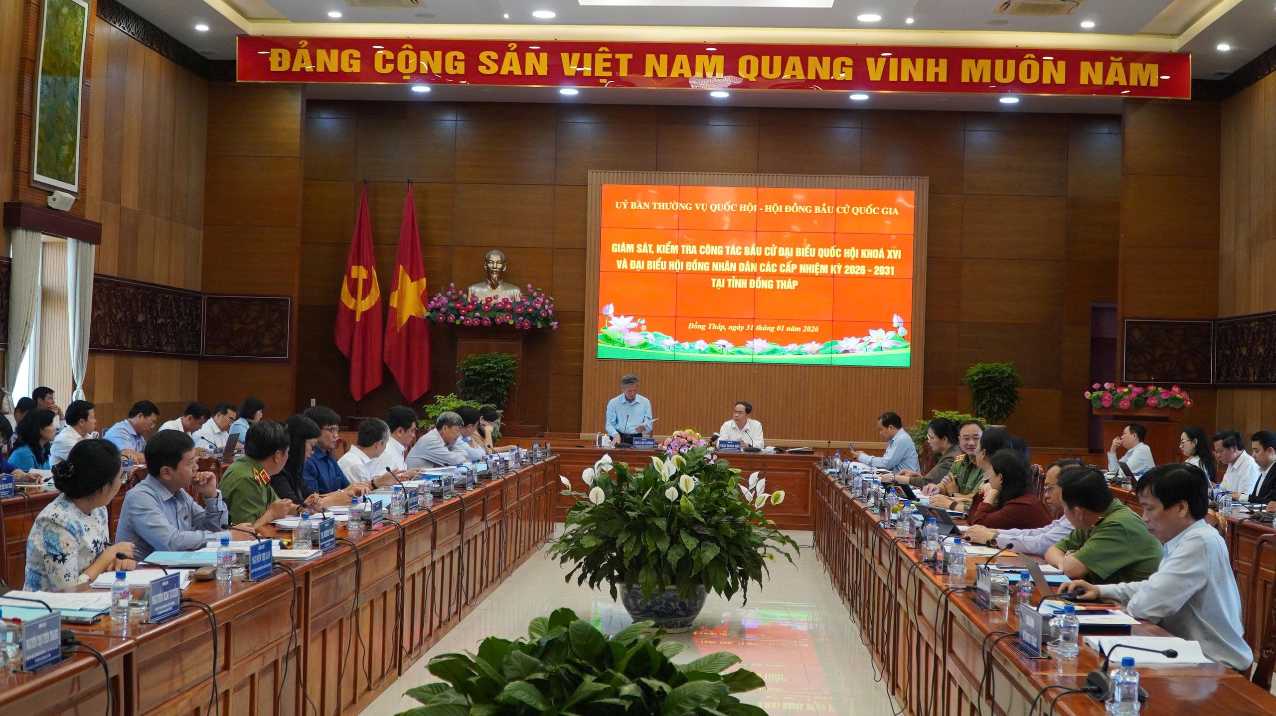 Chủ tịch Quốc hội Trần Thanh Mẫn l&agrave;m việc tại Đồng Th&aacute;p , th&uacute;c đẩy ph&aacute;t triển bầu cử 2026 - Ảnh 1.