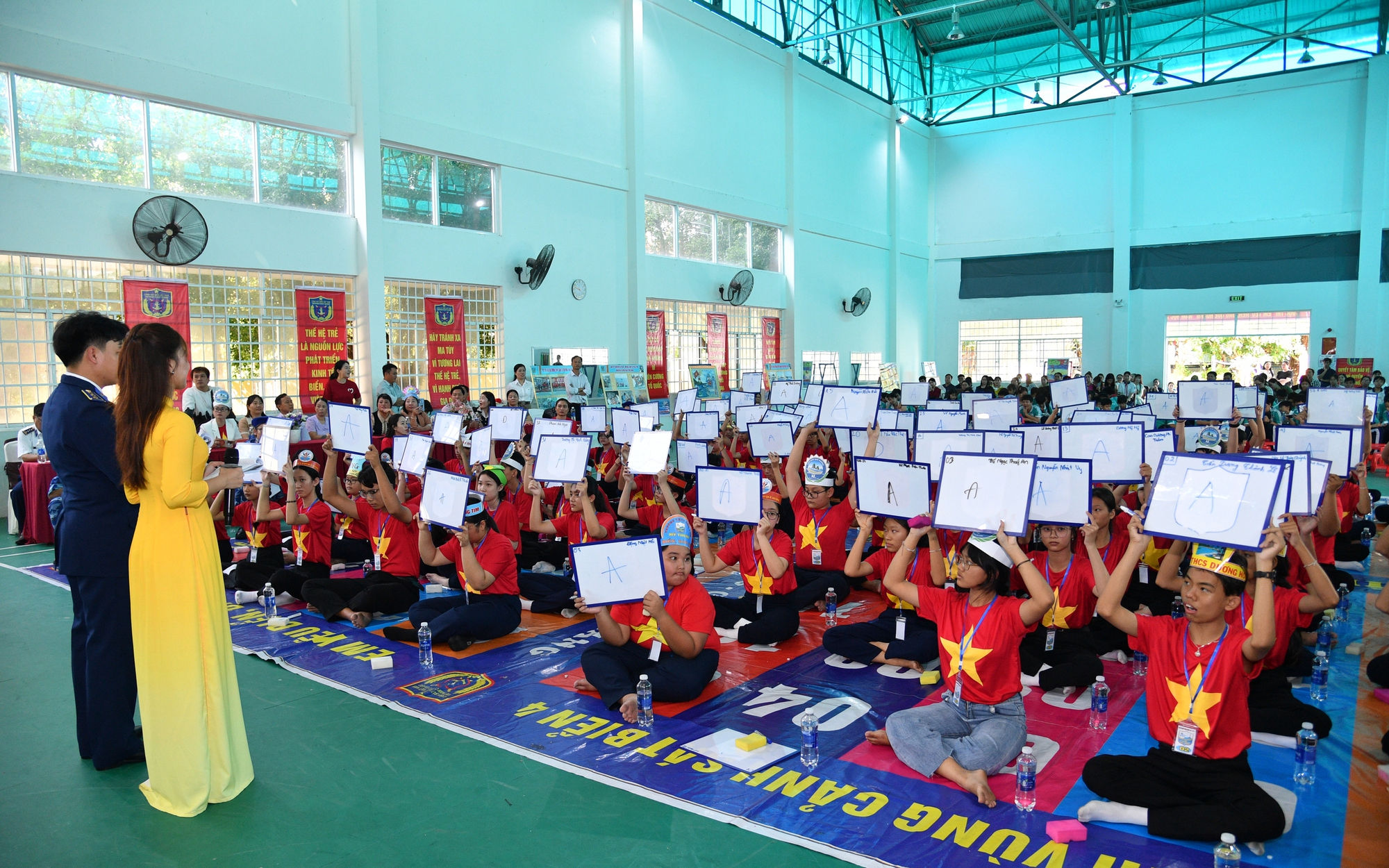 Sôi nổi cuộc thi "Em yêu biển, đảo quê hương"