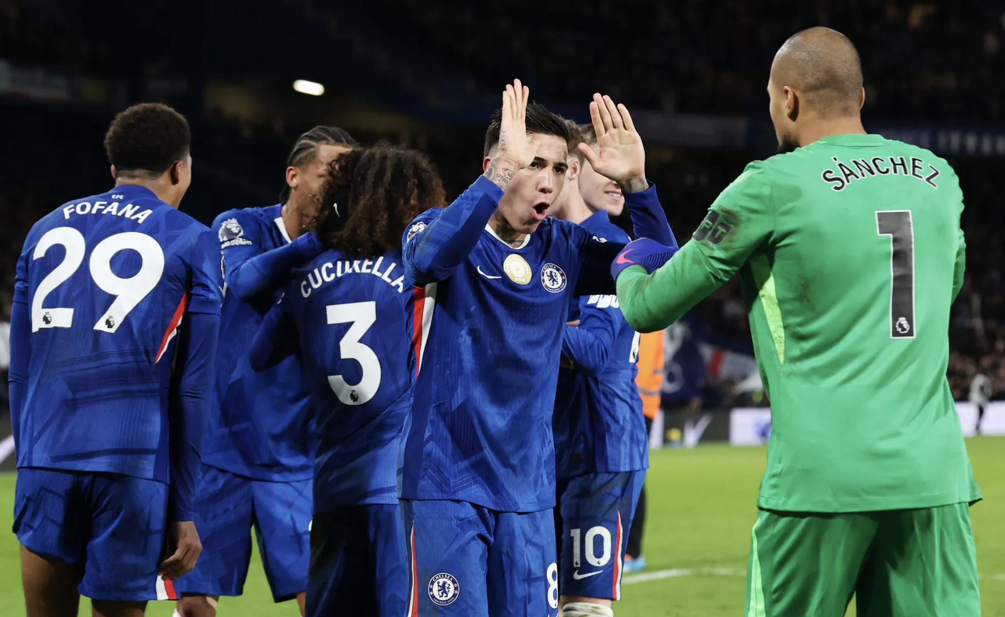 Thắng đậm Leeds United, Arsenal vững ngôi đầu Ngoại hạng - Ảnh 6.