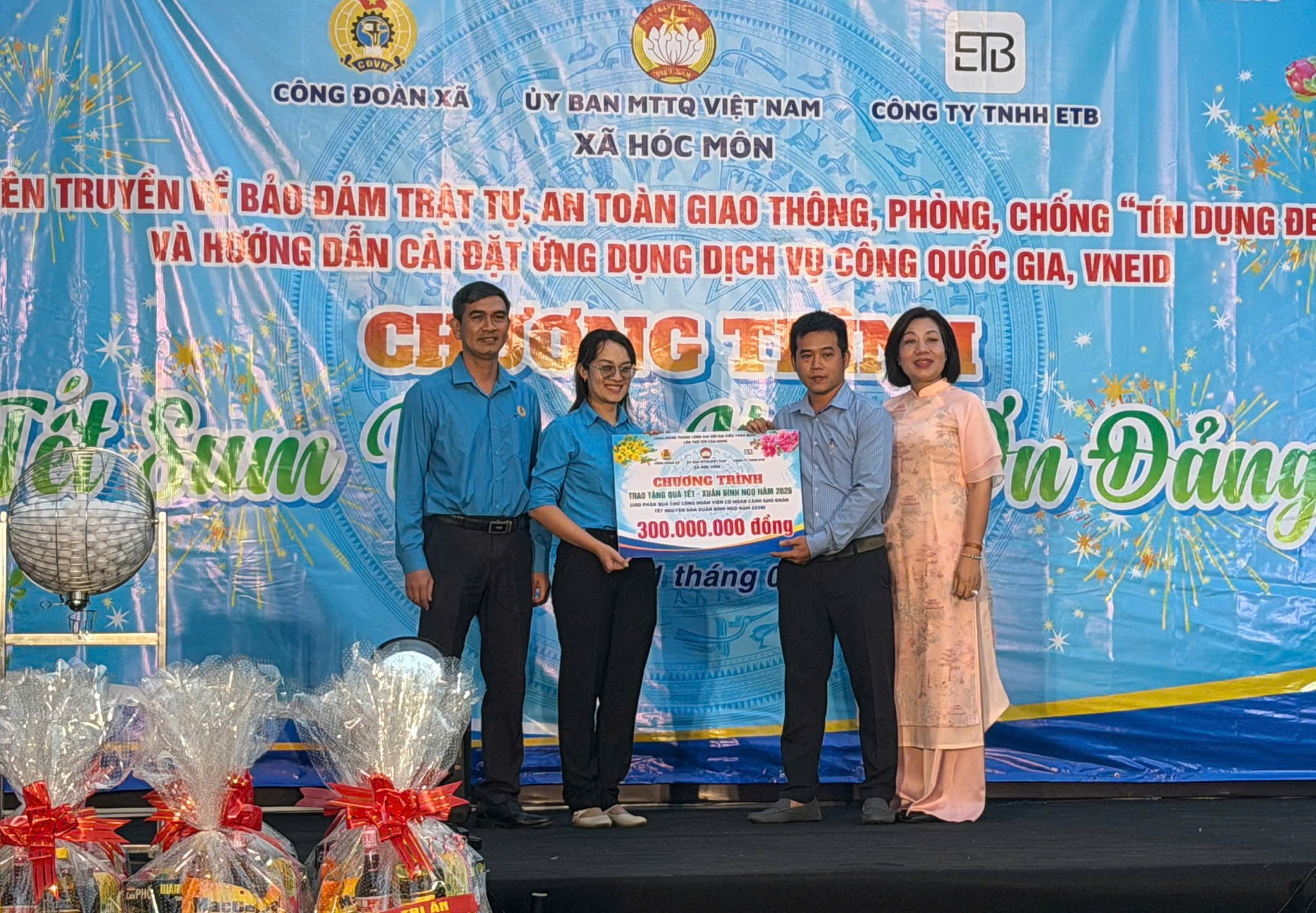 Công nhân vui Tết sớm - Ảnh 5.