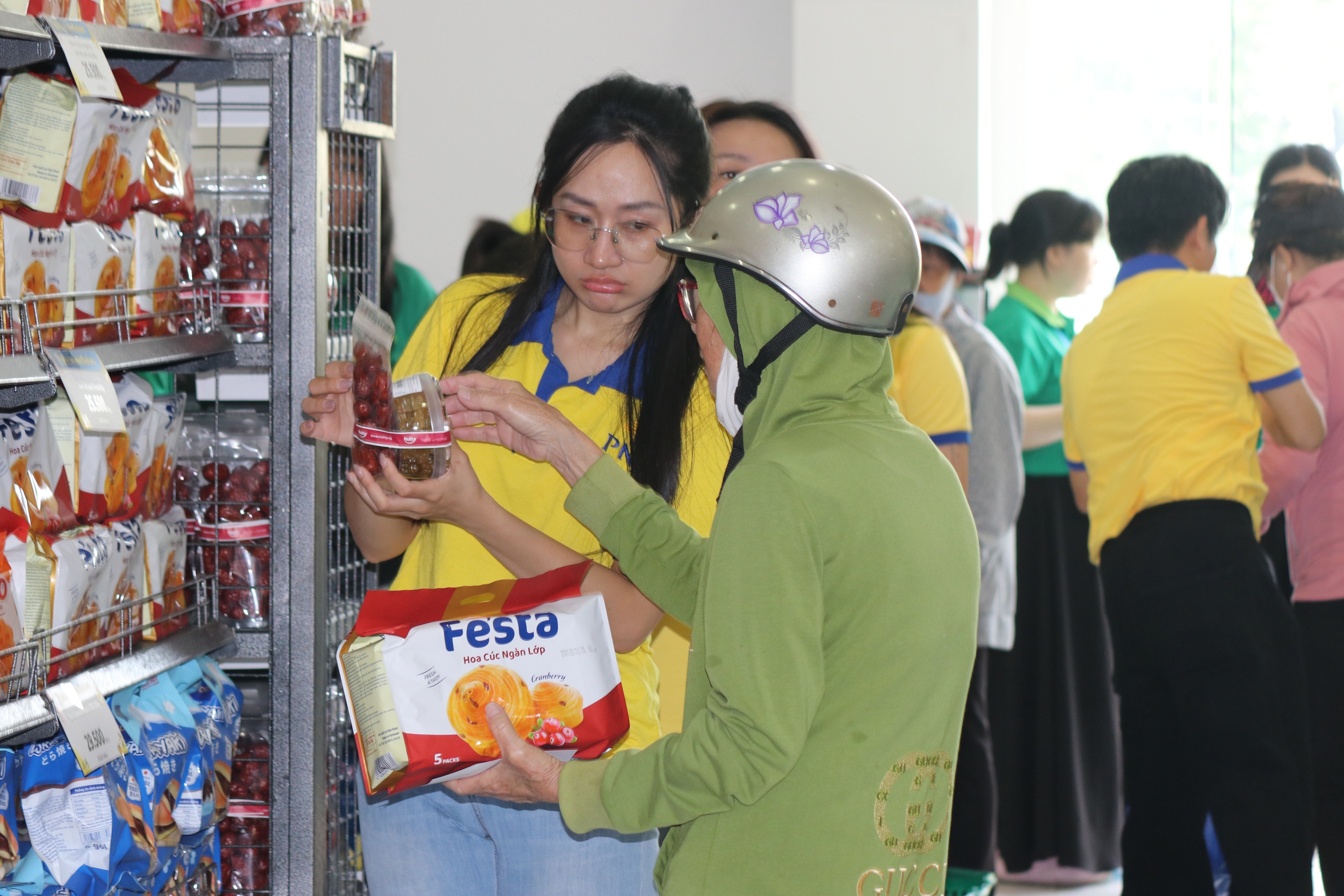 Si&ecirc;u thị mini 0 đồng mang qu&agrave; Tết đến người d&acirc;n tại TPHCM năm 2026 - Ảnh 15.