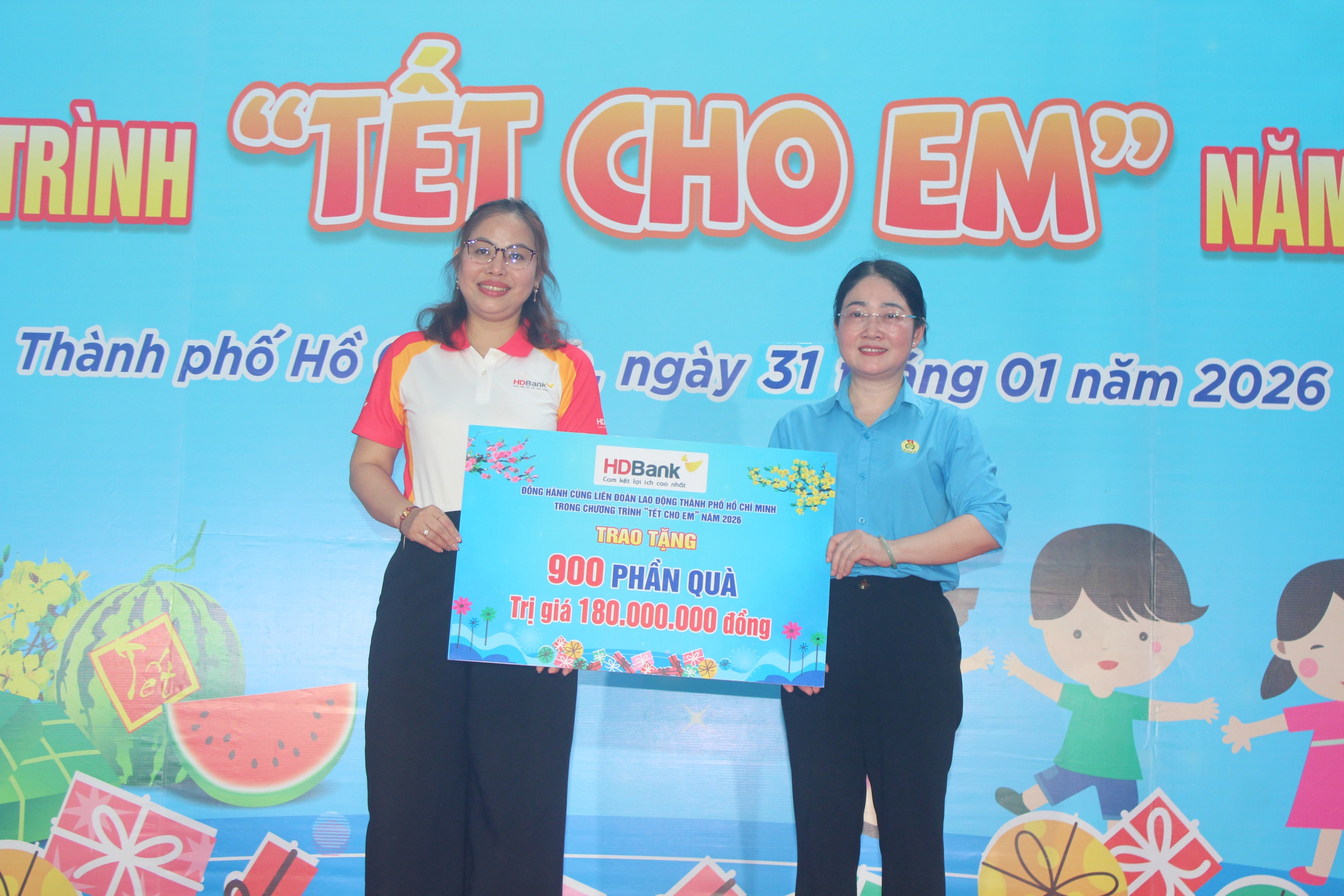 Hàng trăm thiếu nhi vui đón Tết sớm - Ảnh 5.