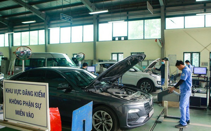 Mua ô tô mới sản xuất năm 2023 có cần đi đăng kiểm?