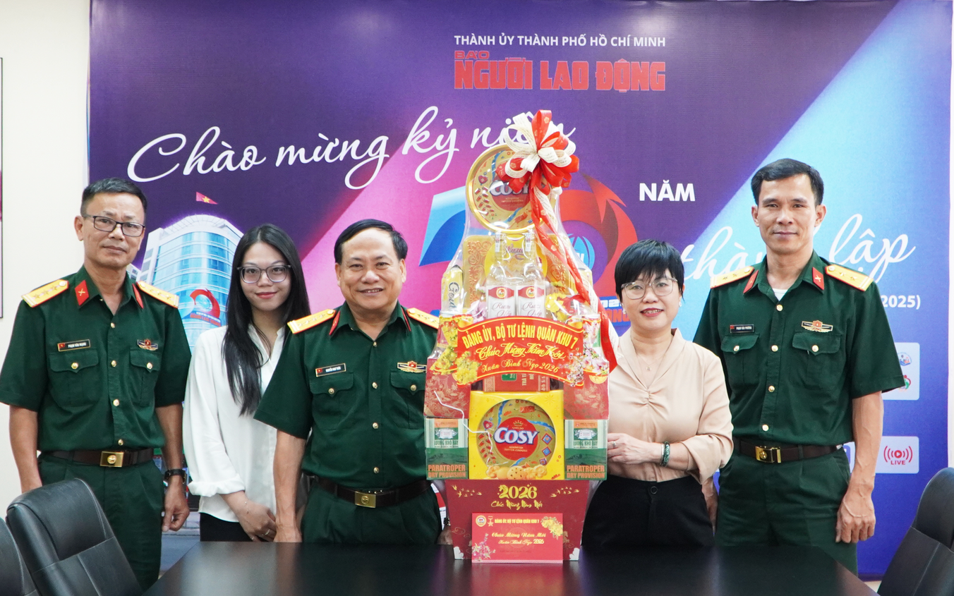 Cục Ch&iacute;nh trị Qu&acirc;n khu 7 đ&oacute;n nhận Hu&acirc;n chương Bảo vệ Tổ quốc hạng Nhất - Ảnh 2.