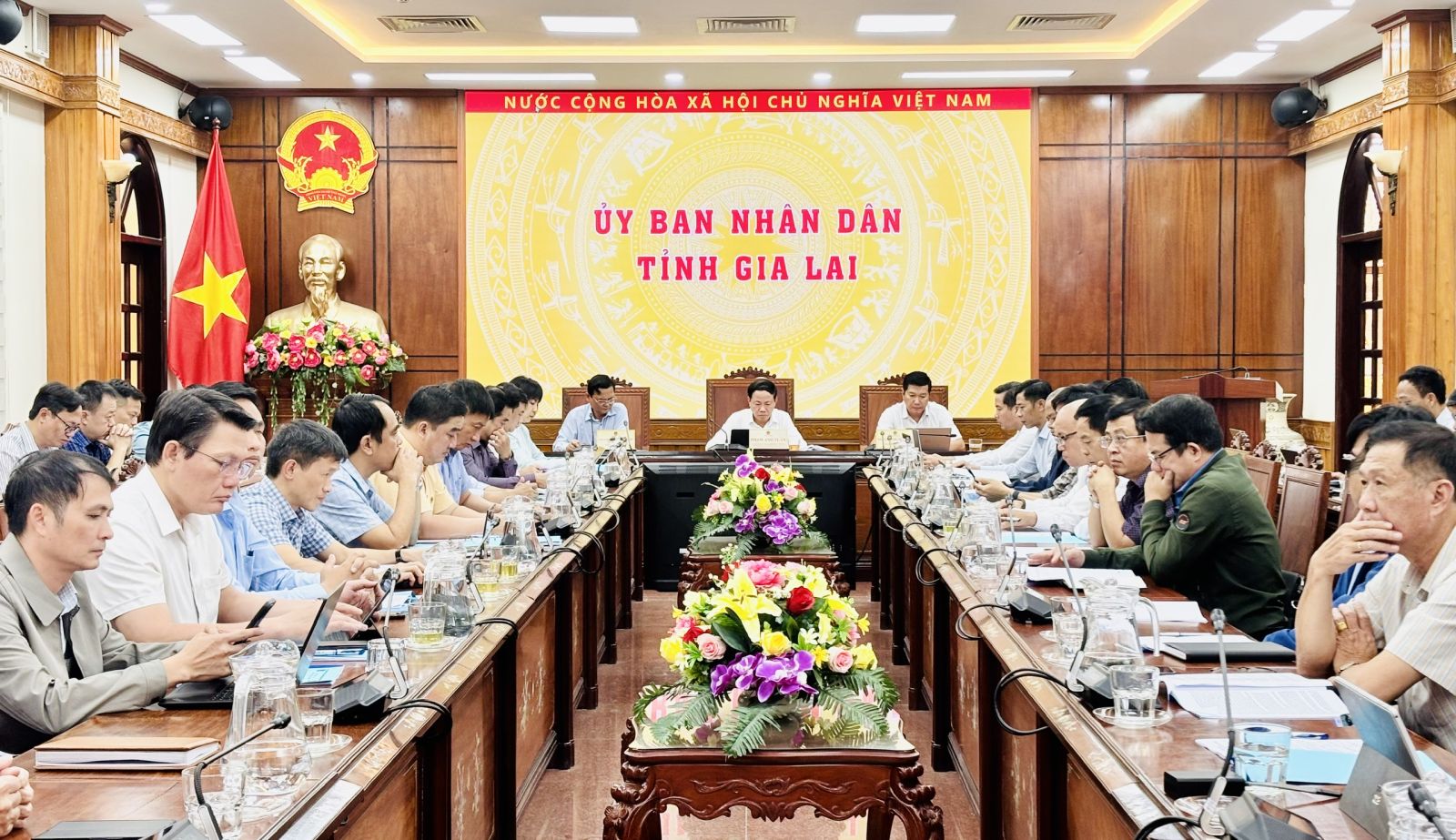 Gia Lai: Nhiều c&aacute;n bộ thiếu nghi&ecirc;m t&uacute;c khi họp trực tuyến - Ảnh 1.