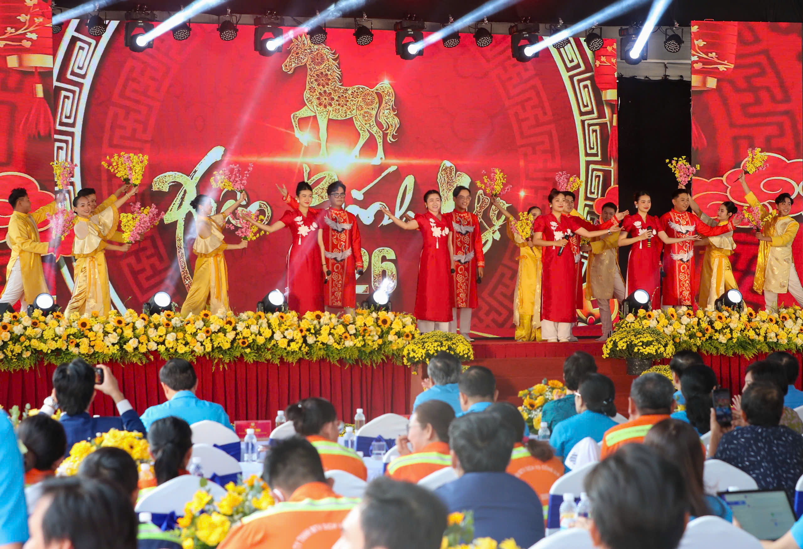 12 triệu lượt đo&agrave;n vi&ecirc;n, người lao động được C&ocirc;ng đo&agrave;n chăm lo Tết - Ảnh 1.