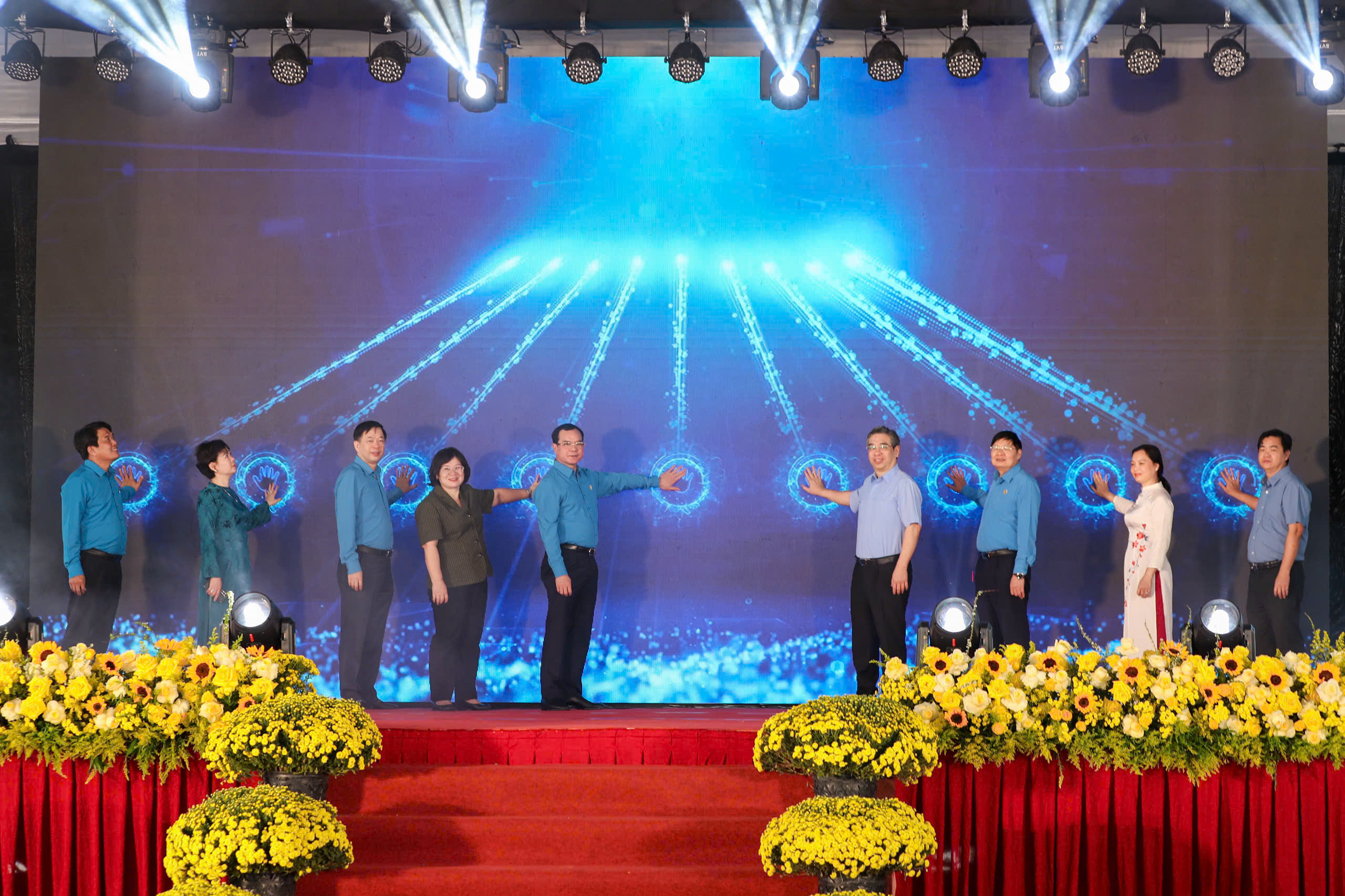 12 triệu lượt đo&agrave;n vi&ecirc;n, người lao động được C&ocirc;ng đo&agrave;n chăm lo Tết - Ảnh 6.