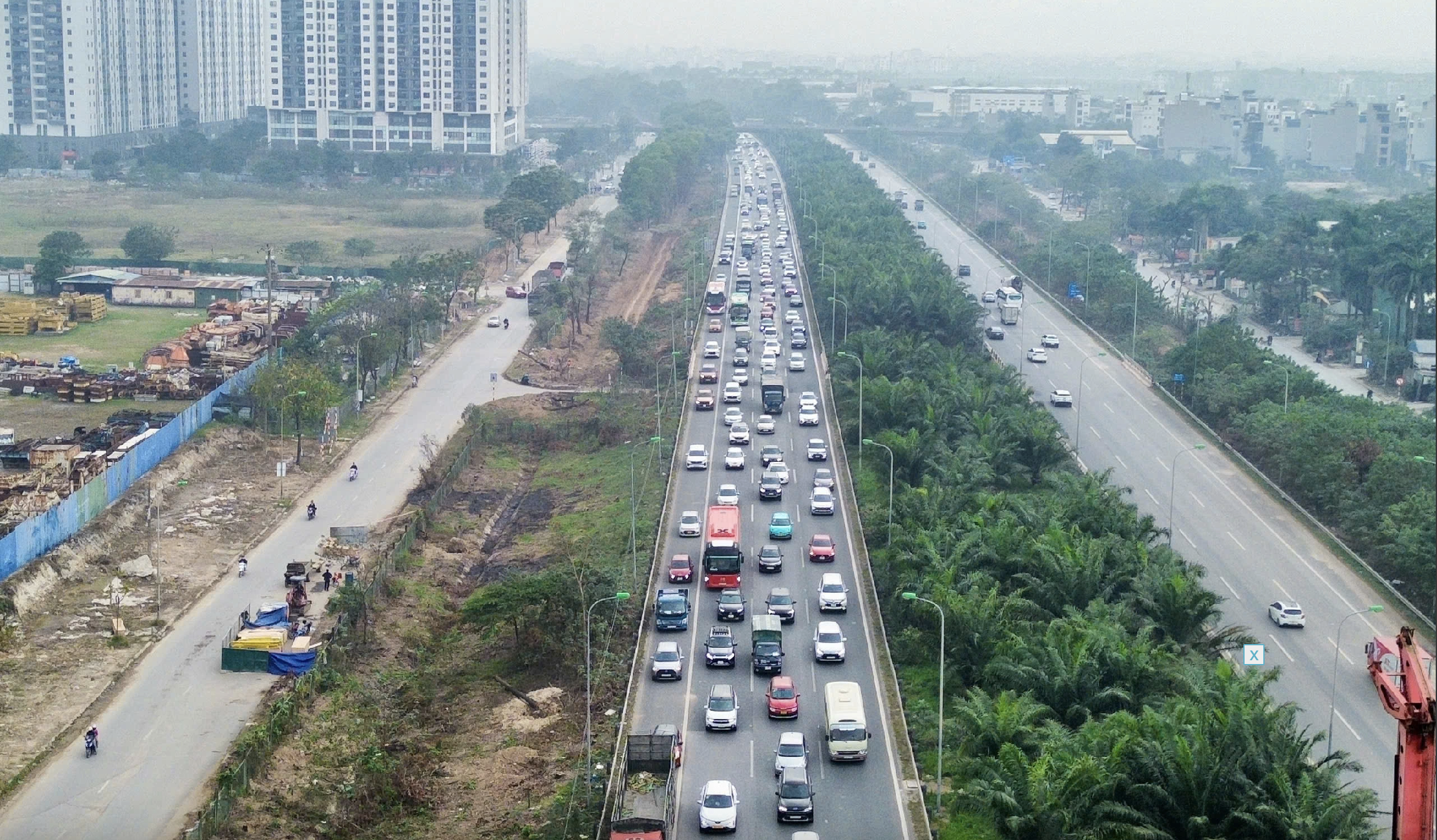 Nhiều tuyến đường ở Hà Nội ùn ứ sau kỳ nghỉ Tết Dương lịch 2026 - Ảnh 2.