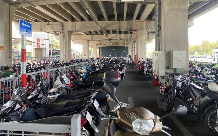 Hai ga metro Bến Thành - Suối Tiên chính thức cho gửi xe qua đêm