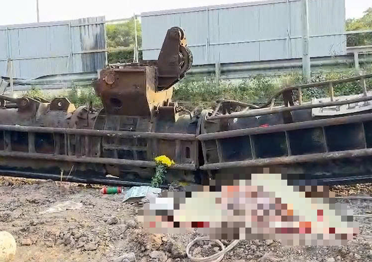 Trụ sắt lớn đ&egrave; chết người tại dự &aacute;n mở rộng cao tốc TPHCM - Long Th&agrave;nh - Dầu Gi&acirc;y - Ảnh 1.
