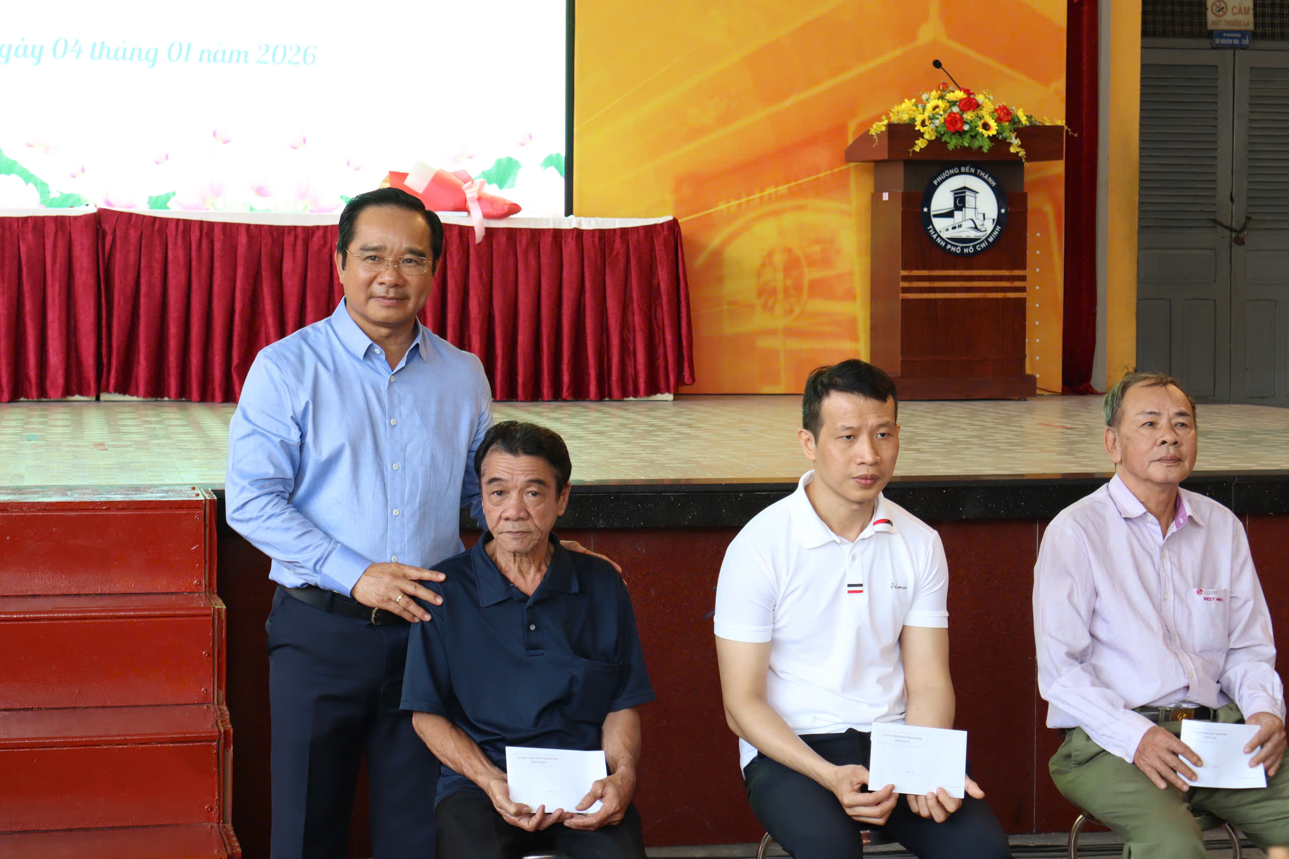 Chủ tịch UBND TPHCM: Mọi việc làm phải xuất phát từ nhu cầu người dân - Ảnh 2.
