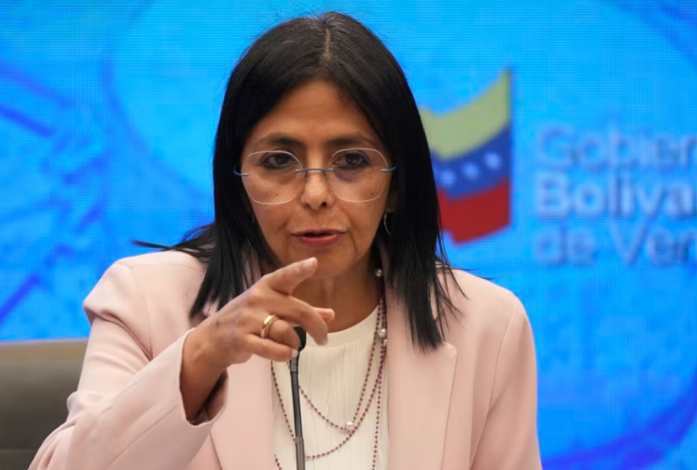 Tổng thống lâm thời Venezuela cứng rắn với Mỹ - Ảnh 1.