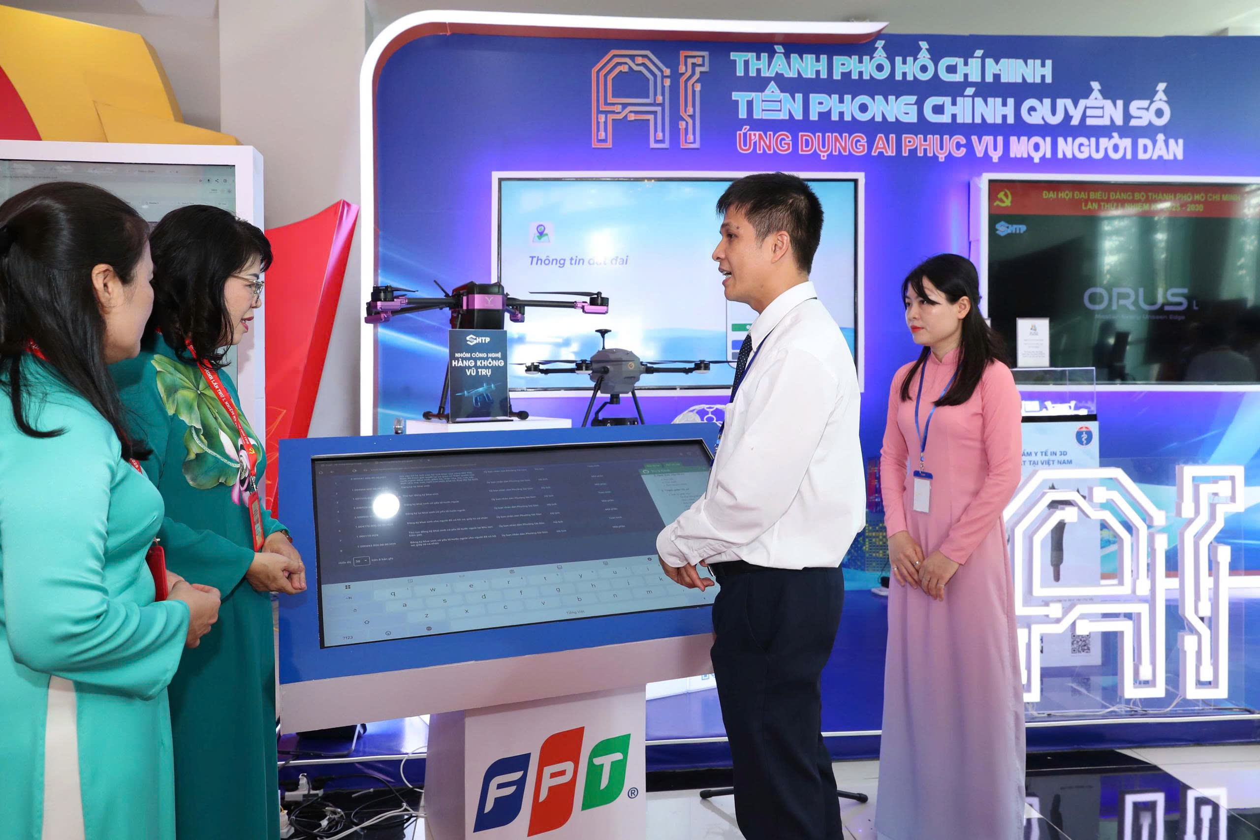 Tháo gỡ điểm nghẽn để hạ tầng số TP HCM bứt phá - Ảnh 1.