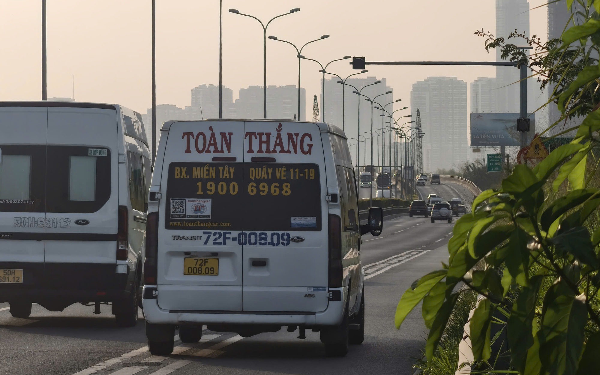 Hình ảnh giao thông ngày 4-1: Các cửa ngõ khá thoáng