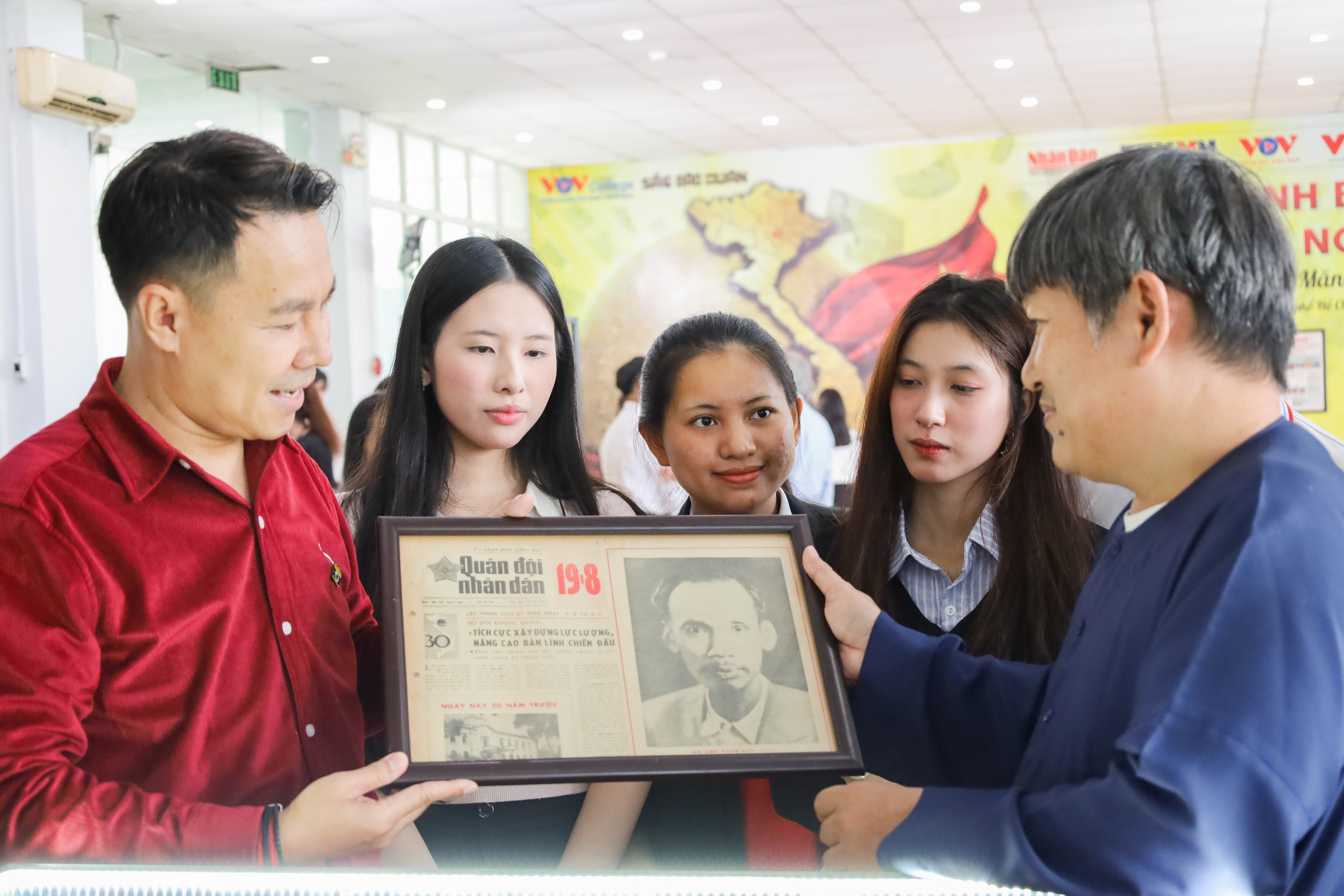 Khám phá "Giảng đường mở" dành cho sinh viên báo chí - truyền thông - Ảnh 1.