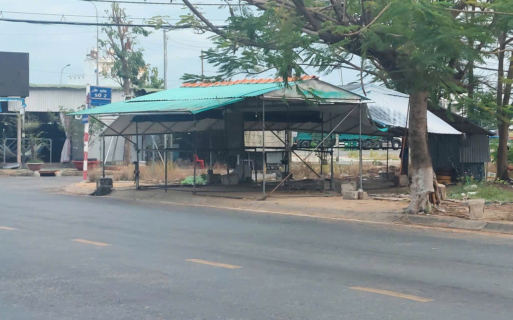Chủ tịch UBND tỉnh An Giang thống nhất tạm dừng thu phí ở Núi Sam - Ảnh 2.