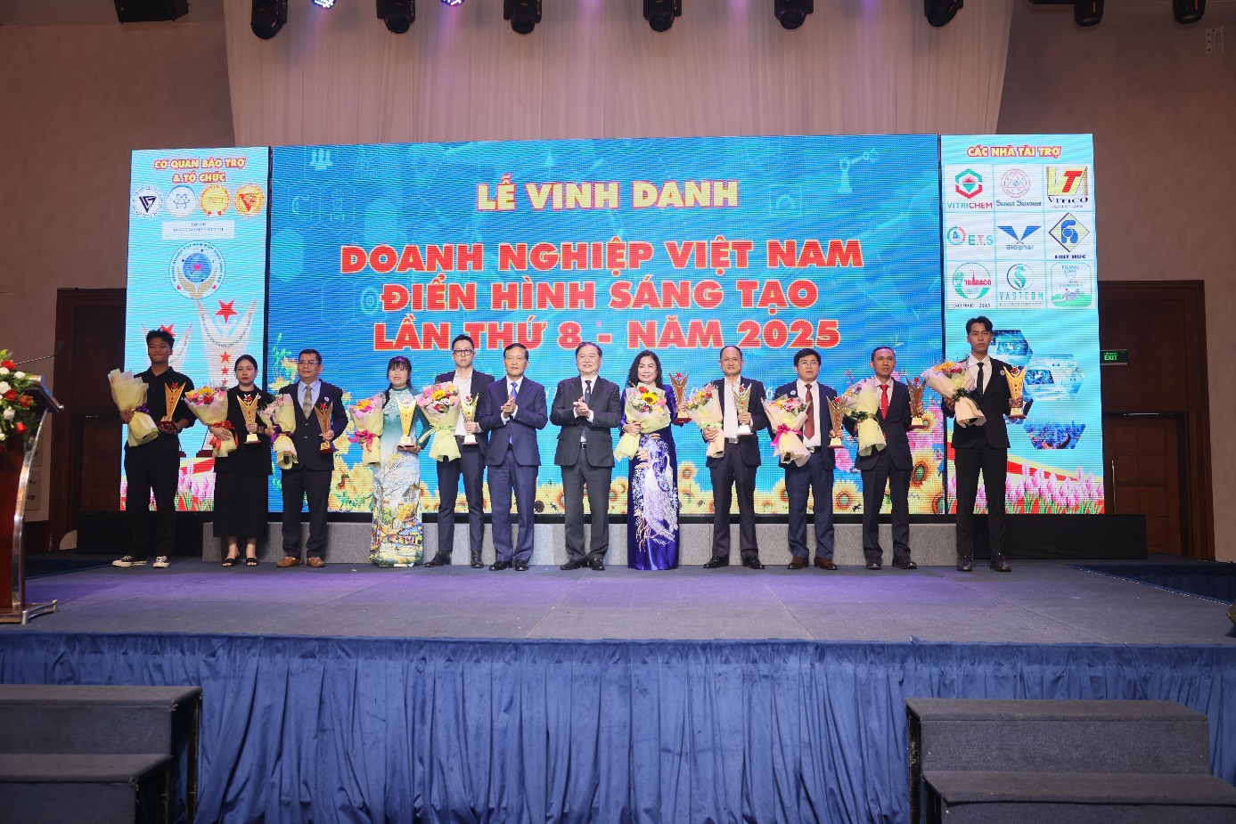 Yến s&agrave;o Kh&aacute;nh H&ograve;a lần thứ 5 đạt Top 10 Doanh nghiệp Việt Nam điển h&igrave;nh s&aacute;ng tạo xuất sắc - Ảnh 3.