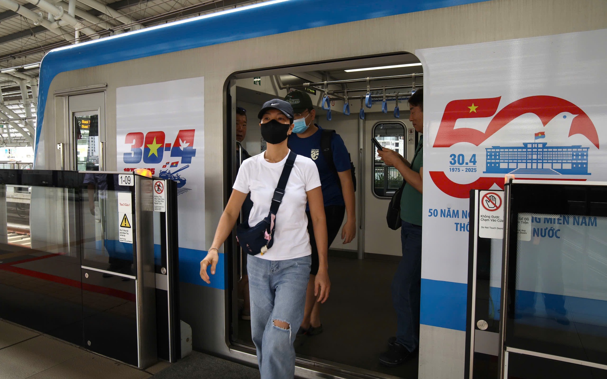 Biểu đồ tàu metro số 1 mới: Giãn cách và giờ vận hành cập nhật