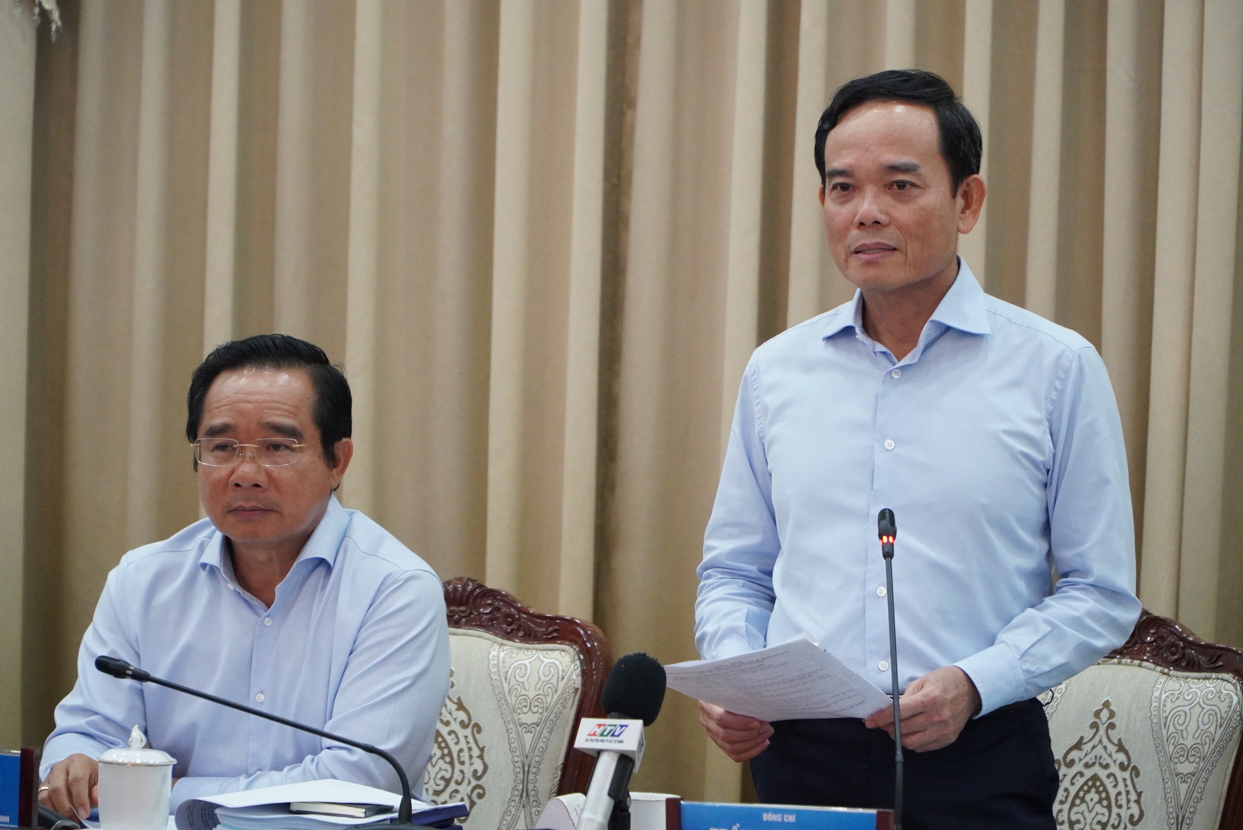 Chủ tịch UBND TPHCM y&ecirc;u cầu x&acirc;y dựng văn h&oacute;a "n&oacute;i &iacute;t, l&agrave;m nhiều" - Ảnh 1.
