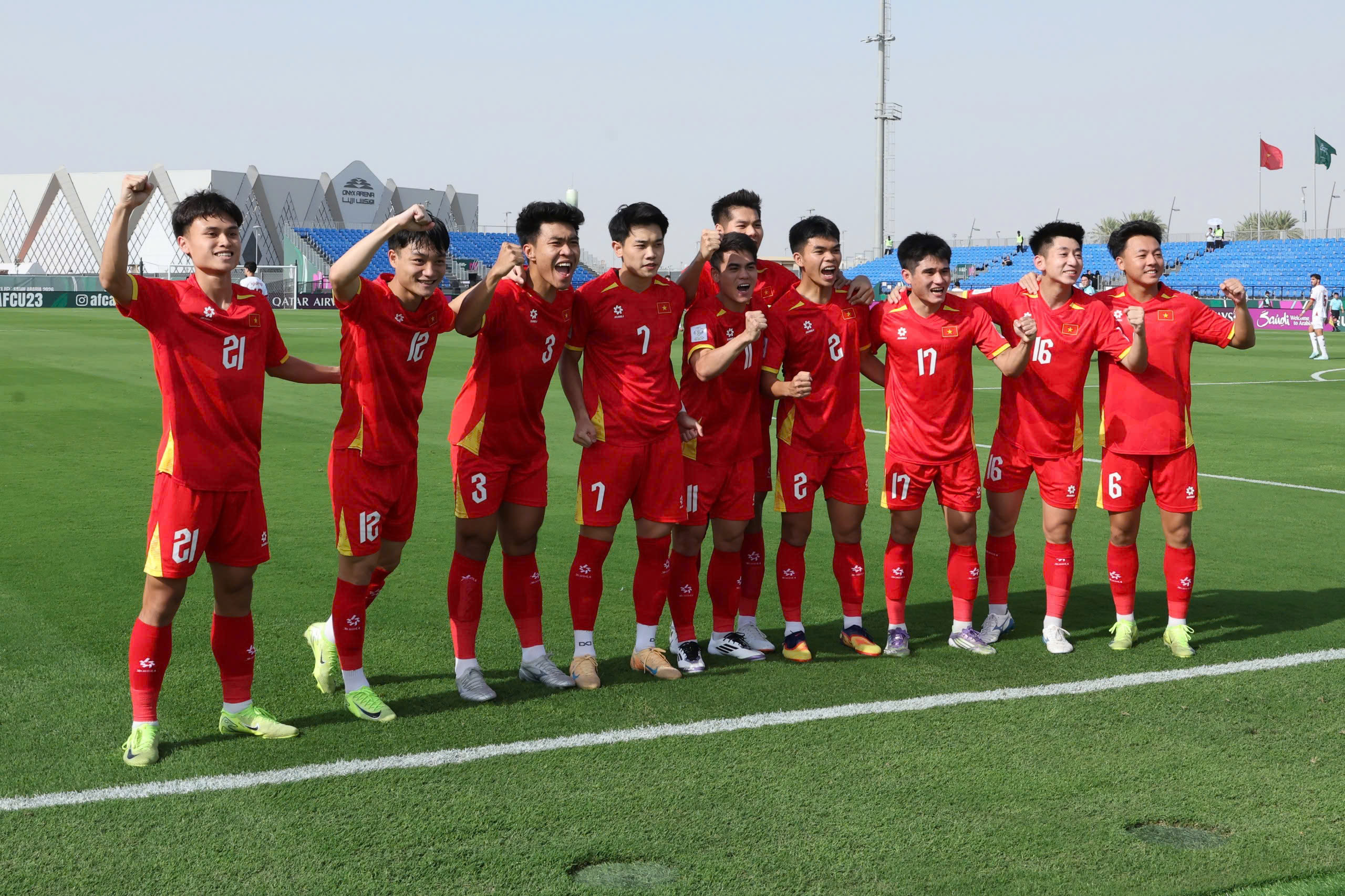 Xác định 8 đội vào tứ kết U23 châu Á 2026 - Ảnh 1.
