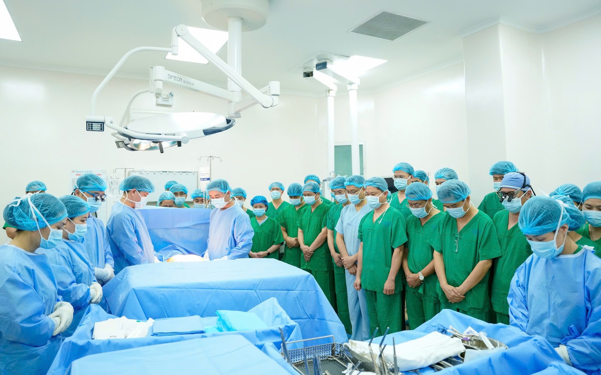 Bệnh viện Đại học Y Dược TPHCM thực hiện song song 2 ca ghép tạng