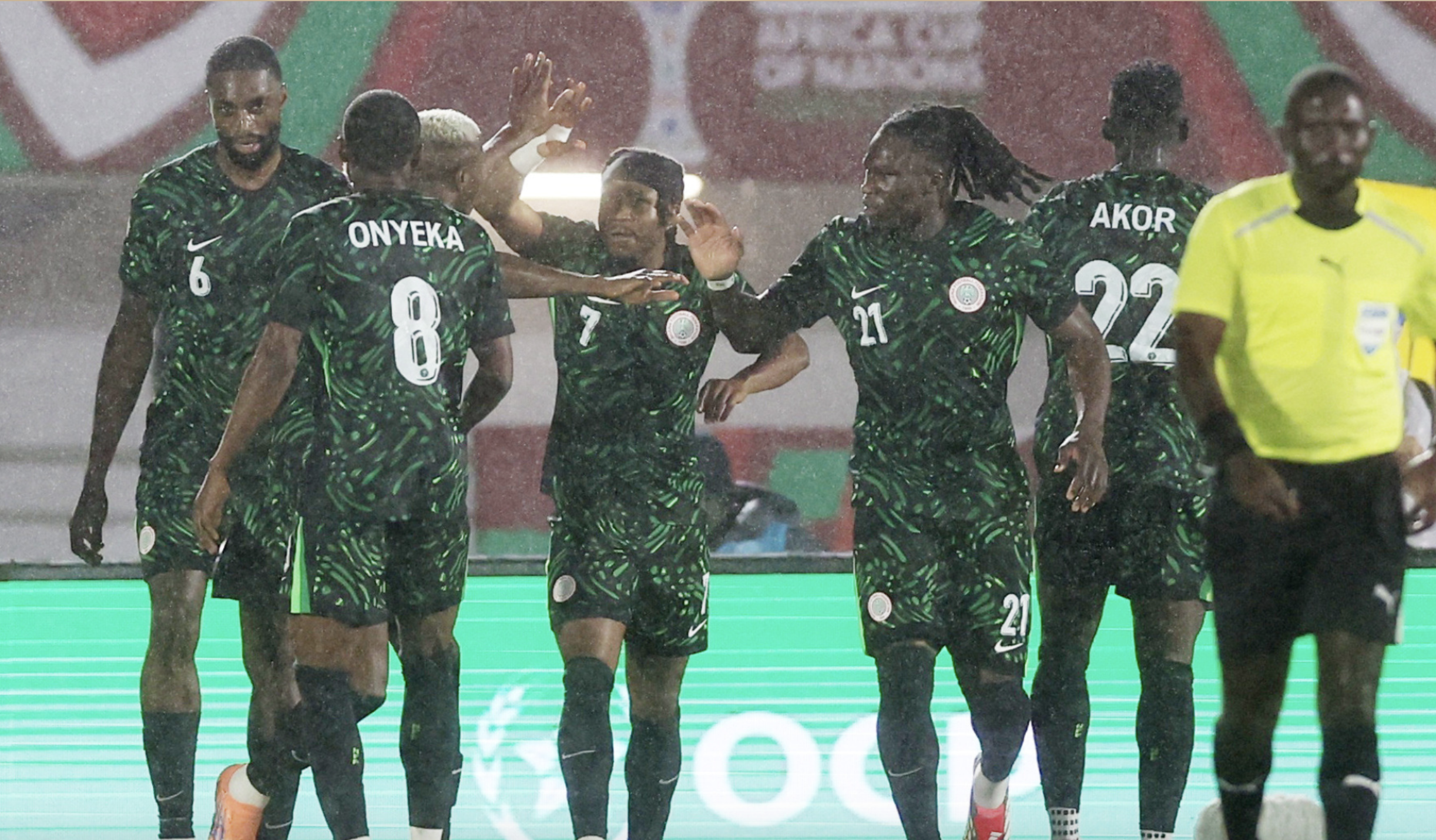 "Đại bàng xanh" Nigeria thẳng tiến, tứ kết AFCON đầy ắp anh hào - Ảnh 4.