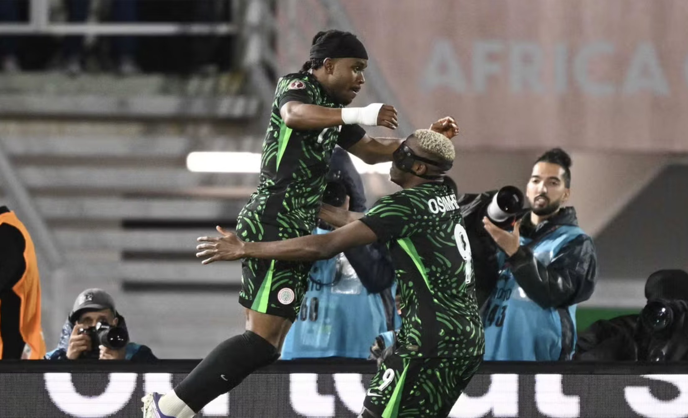 "Đại bàng xanh" Nigeria thẳng tiến, tứ kết AFCON đầy ắp anh hào - Ảnh 1.