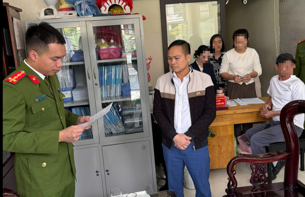 Vụ học vi&ecirc;n tử vong sau 2 ng&agrave;y nhập học: Khởi tố Gi&aacute;m đốc trung t&acirc;m c&ugrave;ng 9 người li&ecirc;n quan - Ảnh 1.