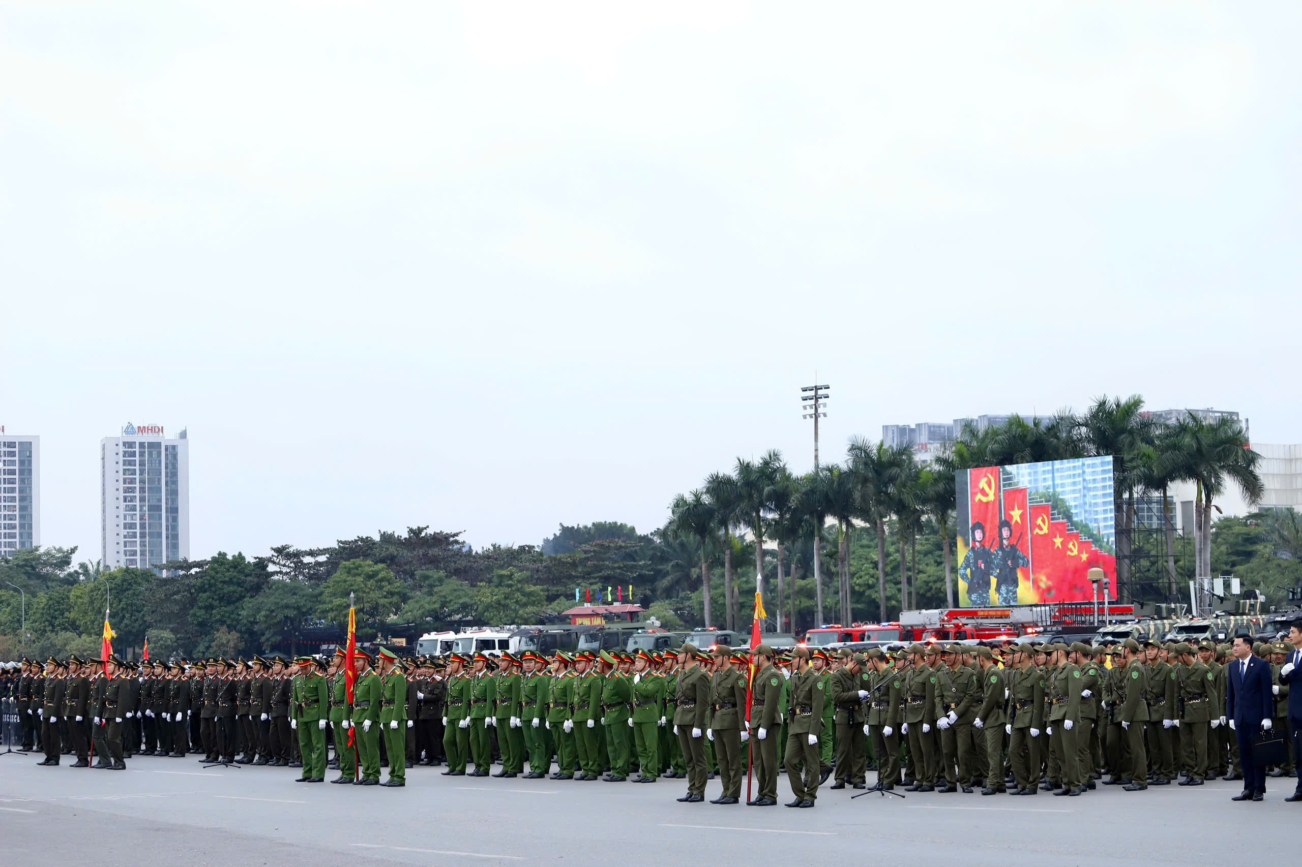 C&ocirc;ng an H&agrave; Nội diễn tập phương &aacute;n bảo vệ Đại hội XIV của Đảng - Ảnh 1.