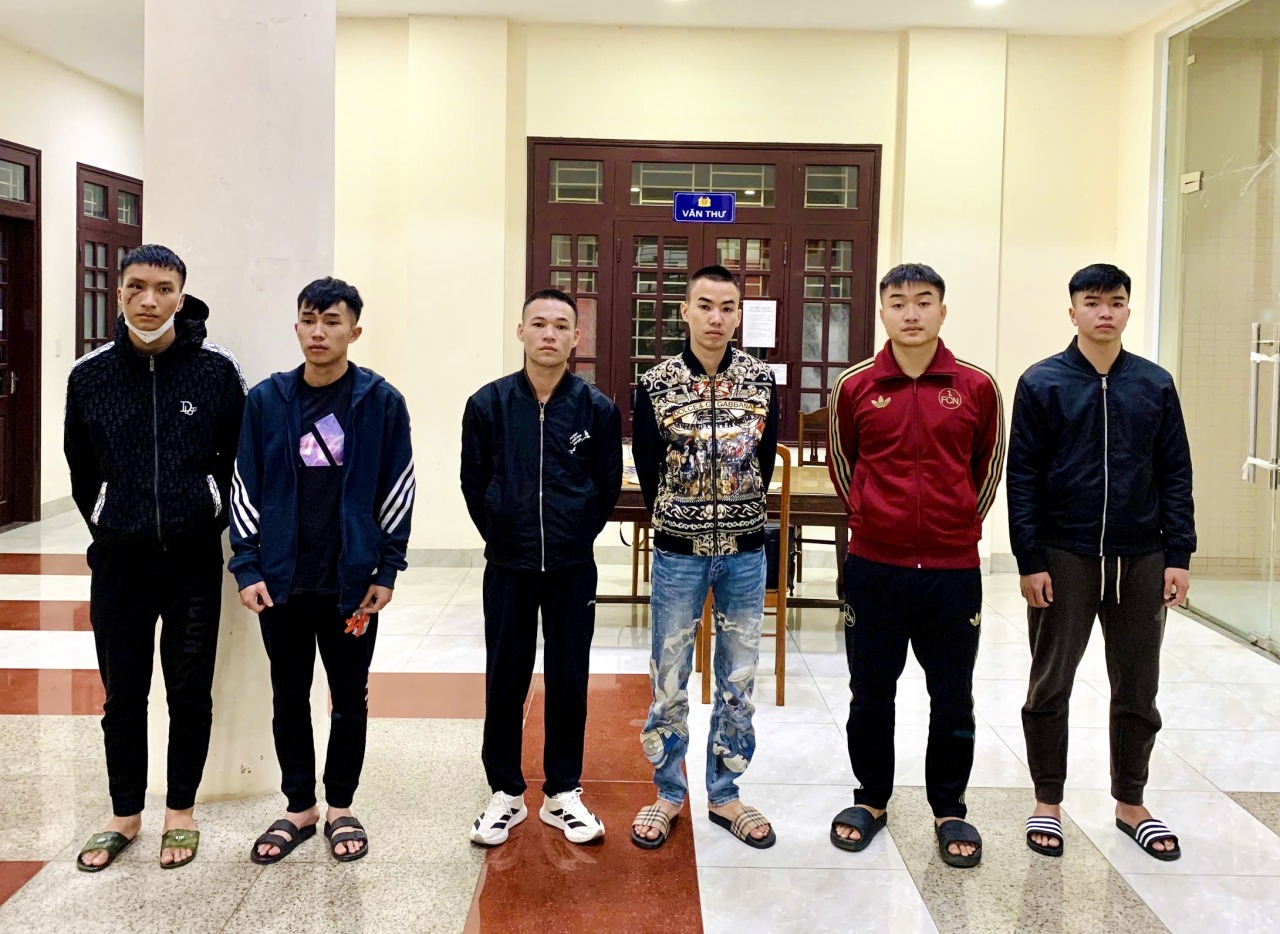 Nh&oacute;m cho vay l&atilde;i nặng bị bắt tại Quảng Trị với thủ đoạn tinh vi - Ảnh 1.