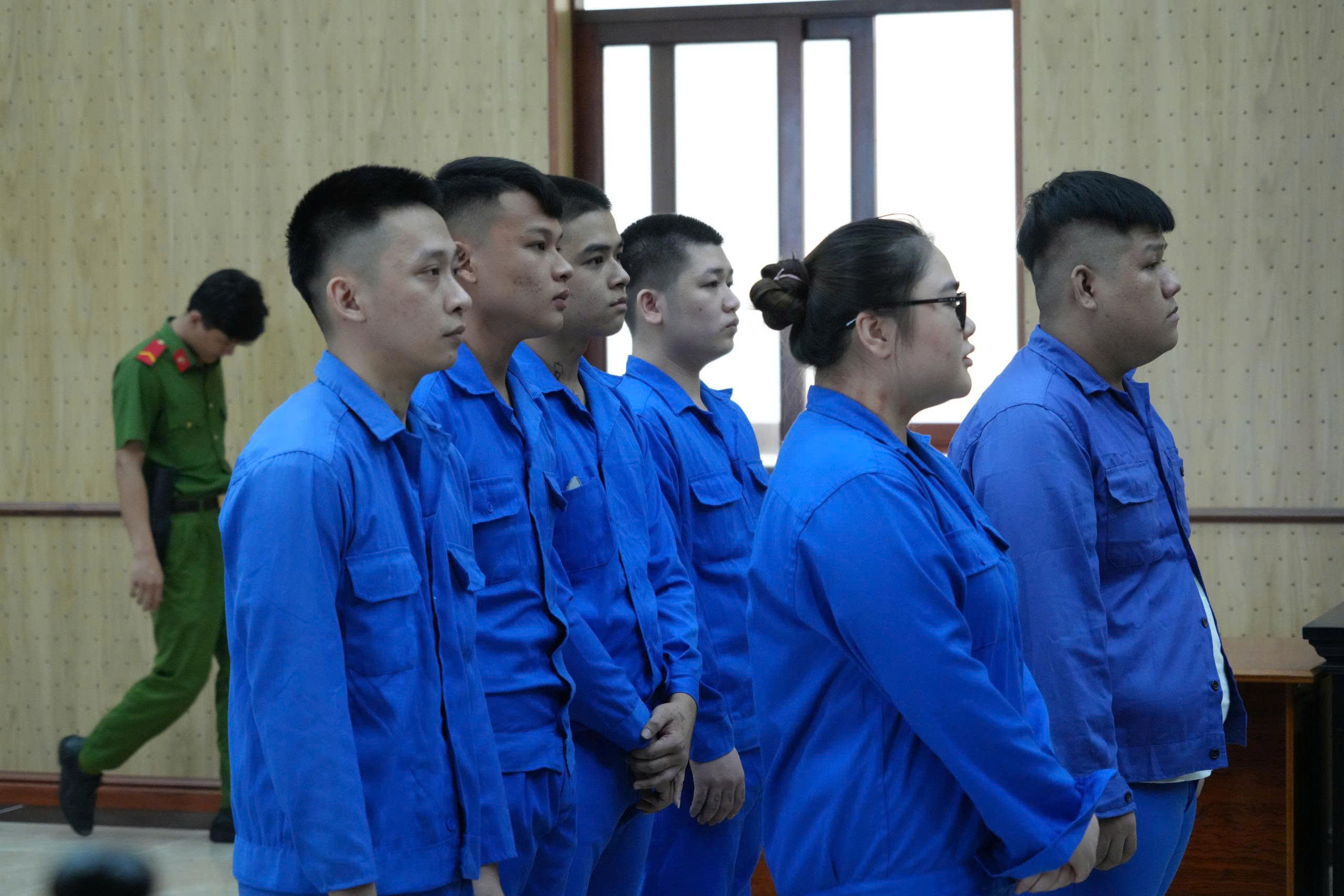 Nổ s&uacute;ng sau m&acirc;u thuẫn tr&ecirc;n mạng x&atilde; hội, nhiều bị c&aacute;o lĩnh &aacute;n - Ảnh 1.