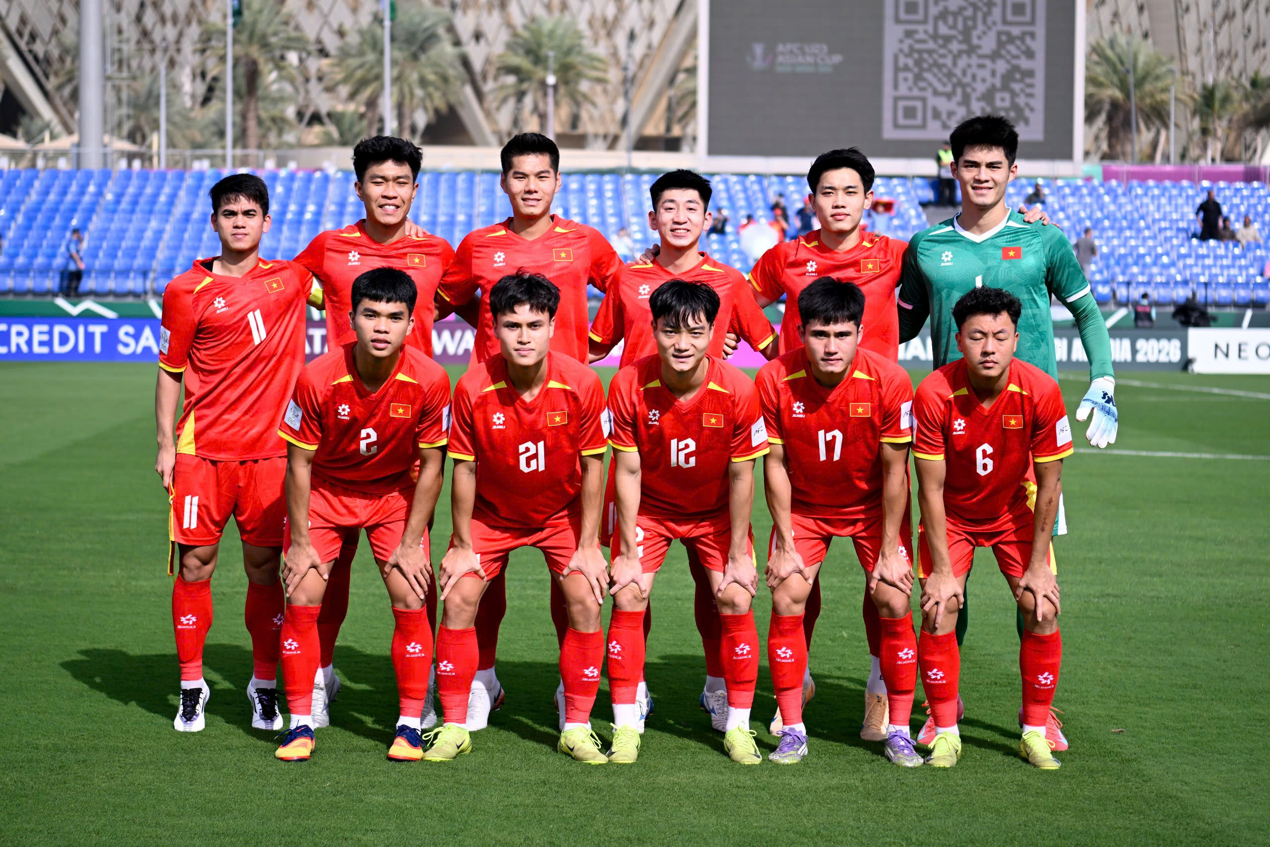 U23 Việt Nam - U23 Kyrgyzstan: Nguyễn Đ&igrave;nh Bắc bất ngờ dự bị - Ảnh 2.