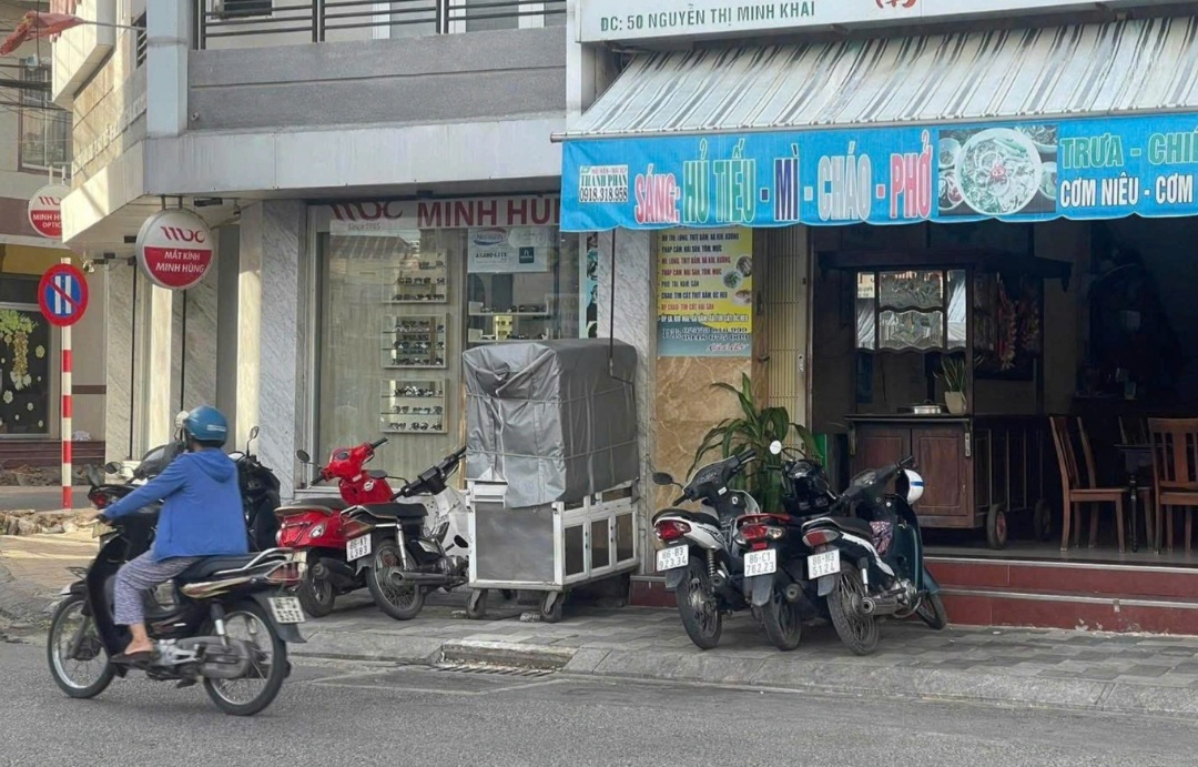 Phạt chủ xe b&aacute;nh m&igrave; li&ecirc;n quan vụ 97 người ngộ độc ở L&acirc;m Đồng - Ảnh 1.