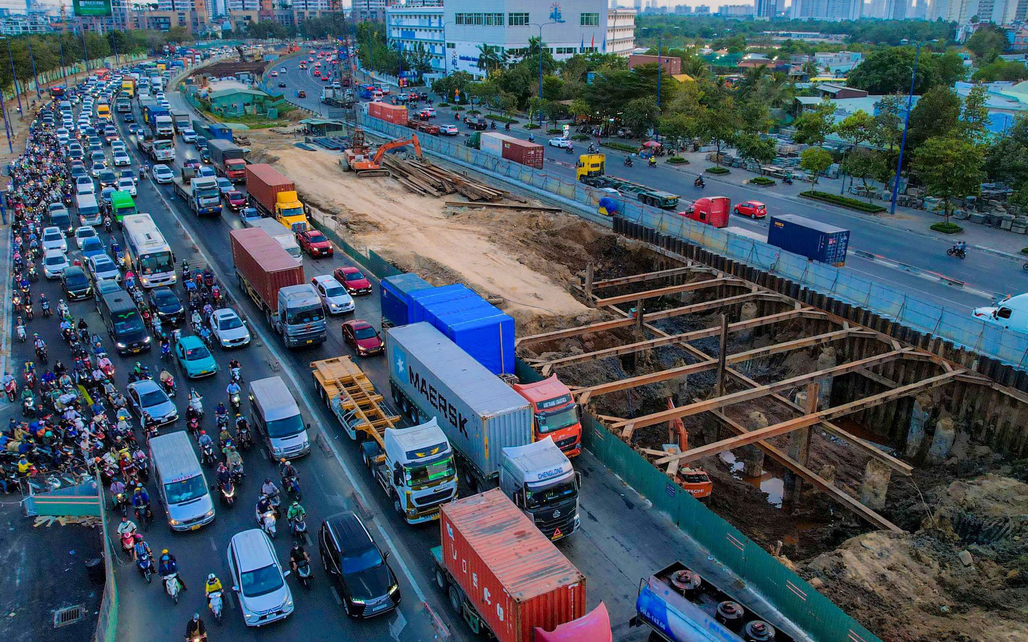 Xe container điện và bài toán hạ tầng trạm sạc