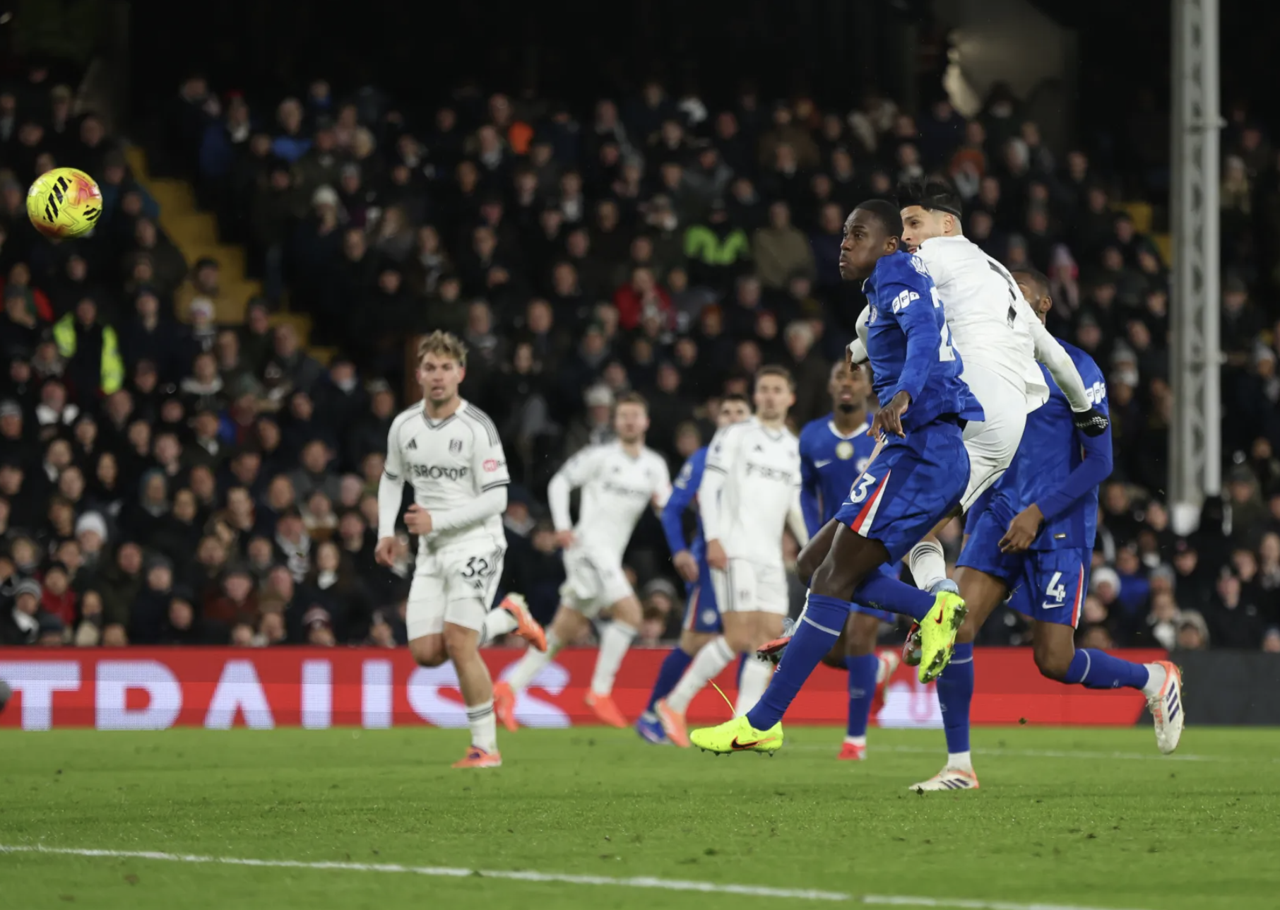Fulham thắng derby London, Chelsea chìm sâu trong thất vọng - Ảnh 3.