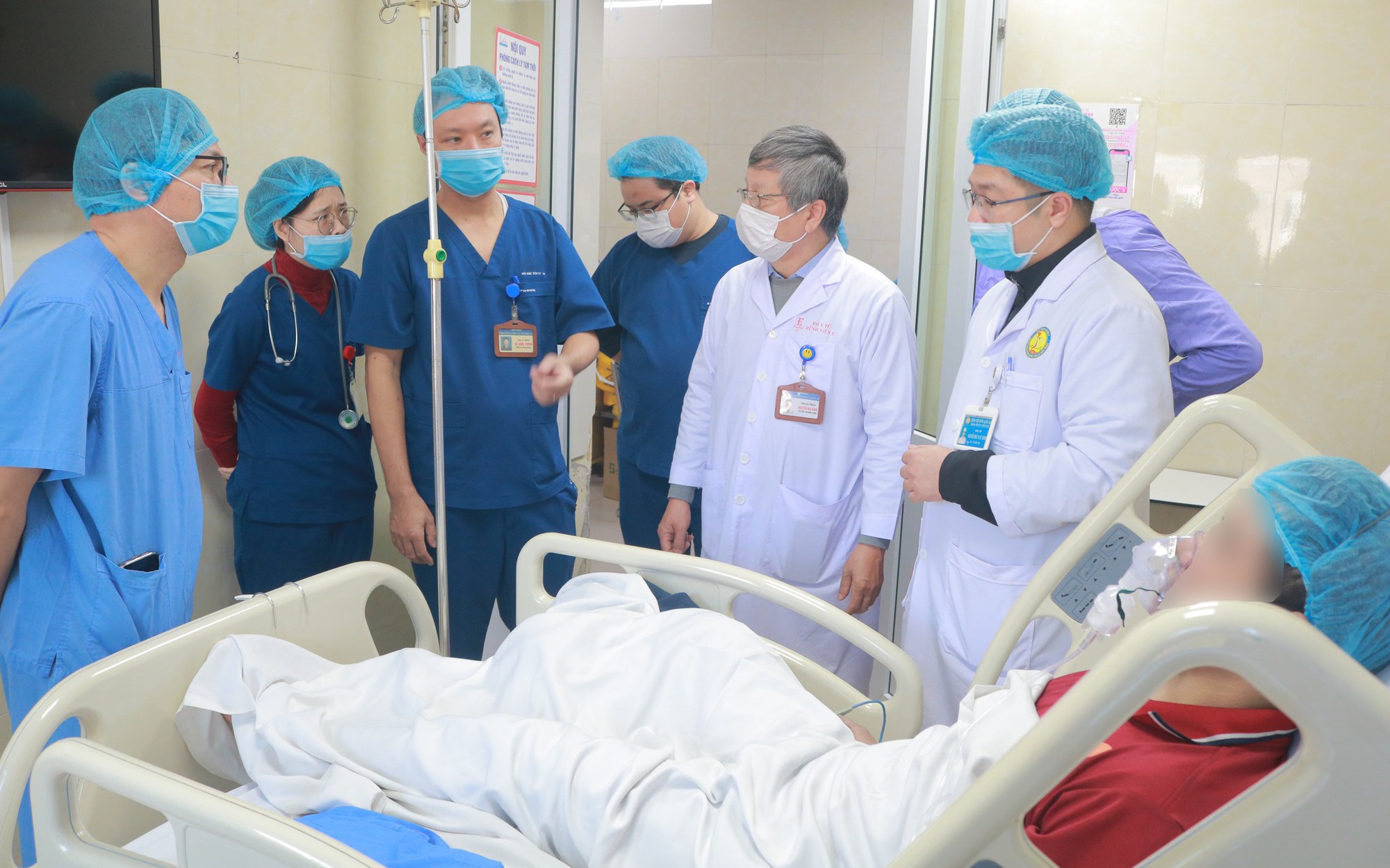 Bệnh viện E kích hoạt báo động đỏ, cấp cứu 15 nạn nhân trong vụ cháy nhà trọ
