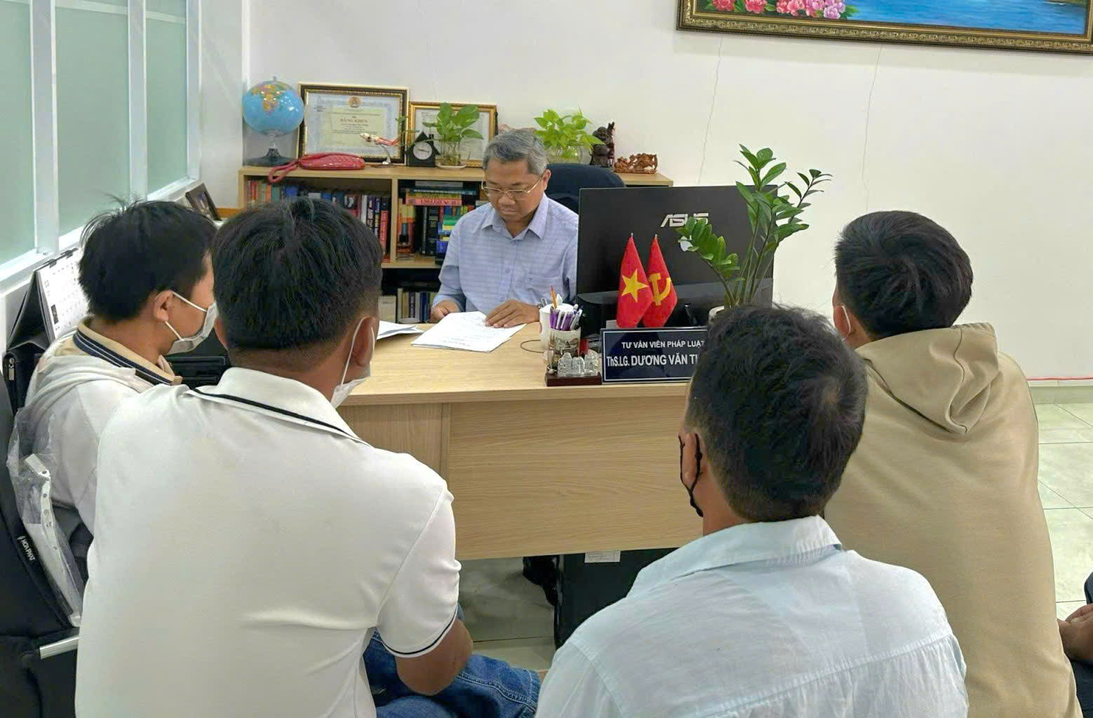 Vội vàng sa thải, thiệt hại đi kèm - Ảnh 1.