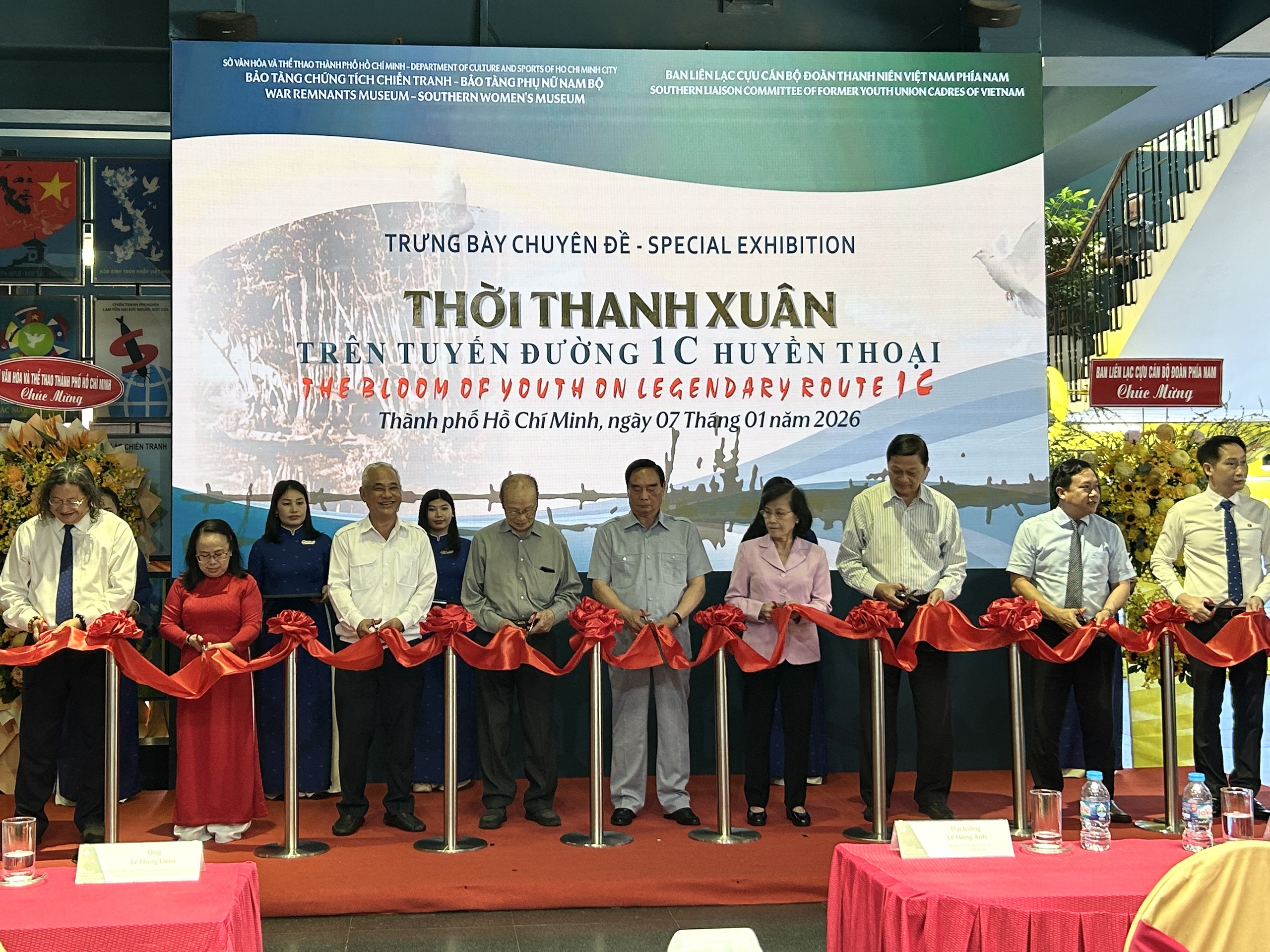 Khai mạc trưng b&agrave;y "Thời thanh xu&acirc;n tr&ecirc;n tuyến đường 1C huyền thoại" - Ảnh 1.