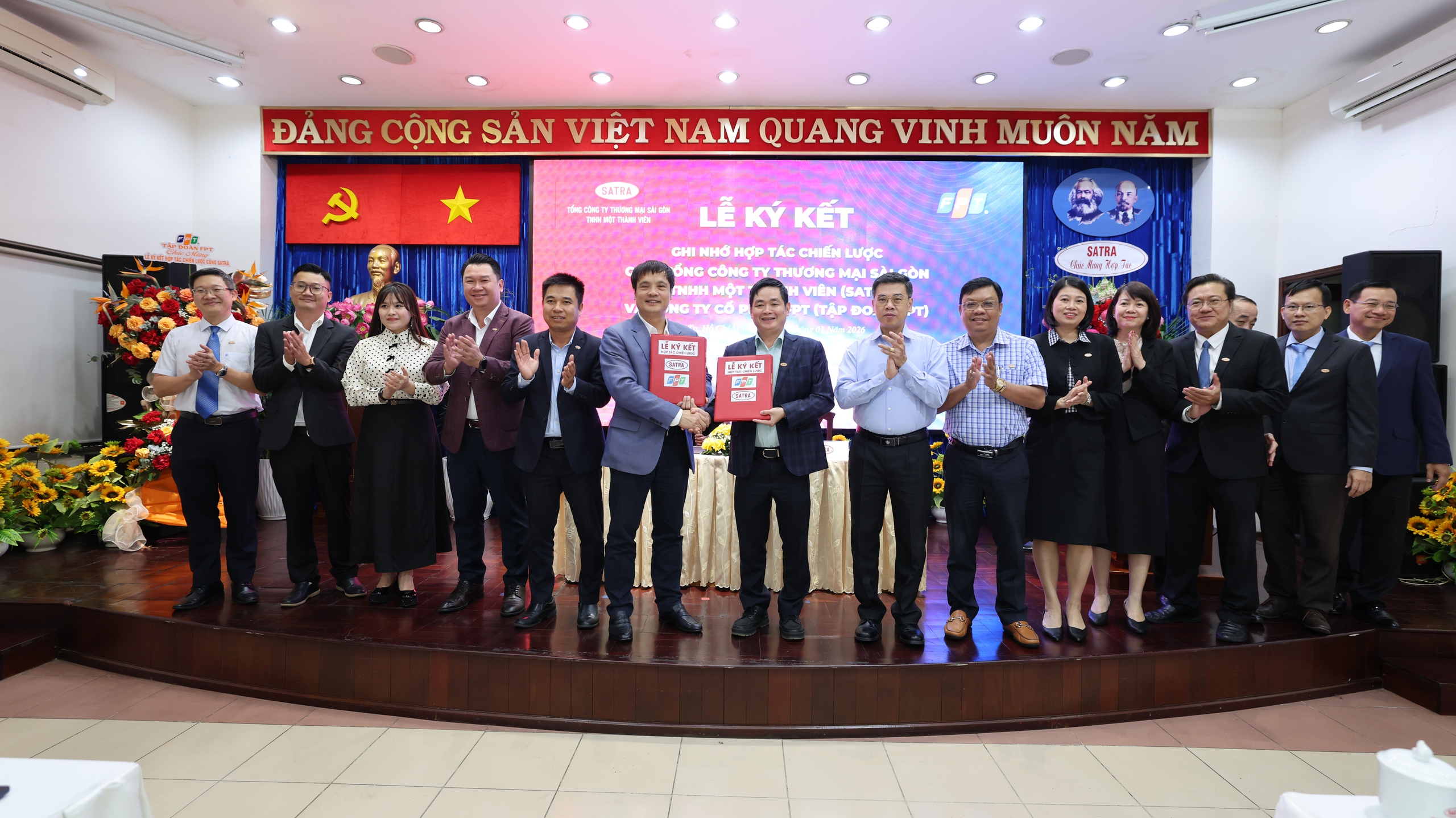 SATRA v&agrave; FPT hợp t&aacute;c chiến lược th&uacute;c đẩy kinh tế v&agrave; thương mại điện tử - Ảnh 2.