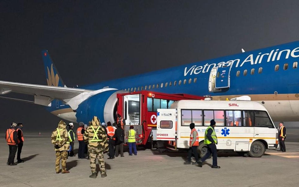 Máy bay Vietnam Airlines hạ cánh khẩn cấp tại Ấn Độ