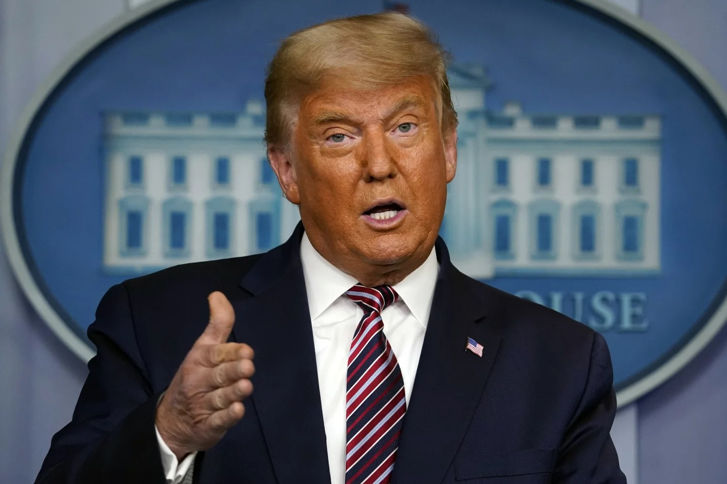 Tổng thống Donald Trump lo lắng sẽ bị “luận tội” - Ảnh 1.