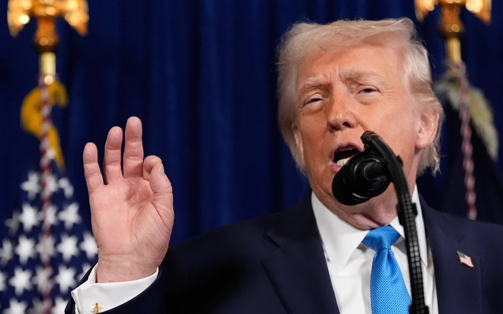 Tổng thống Donald Trump ra tuyên bố mới về dầu Venezuela