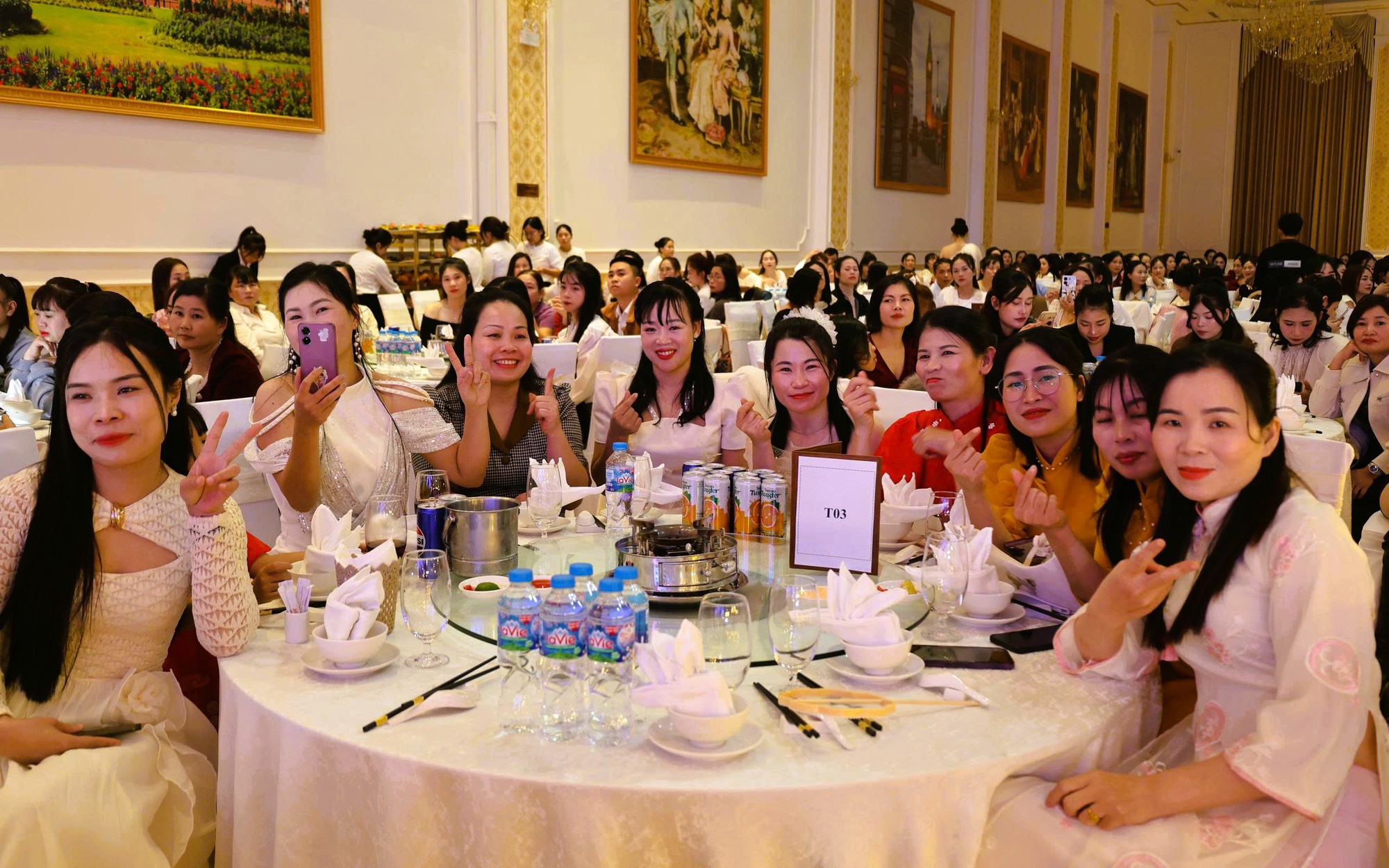 Một công ty chi 5 tỉ đồng, chọn nhà hàng "VIP" tổ chức tất niên cho 13.000 công nhân